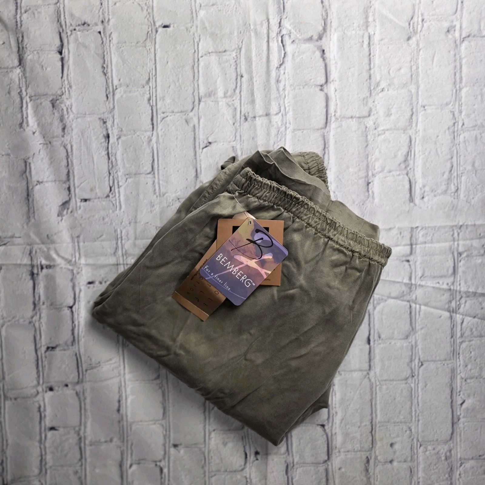 Carole Little Collection Khaki Green Size 16 Rayon Bemberg Pants Carole Little Collection Khaki Green Size 16 Rayon Bemberg Pants