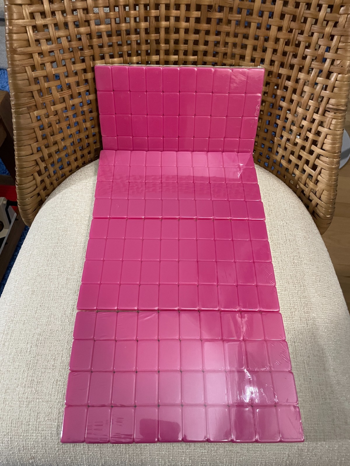 NEW American Mahjong Tiles Set - 160 Tiles, 4-layer engraved acrylic ( Pink) NEW American Mahjong Tiles Set - 160 Tiles, 4-layer engraved acrylic ( Pink)