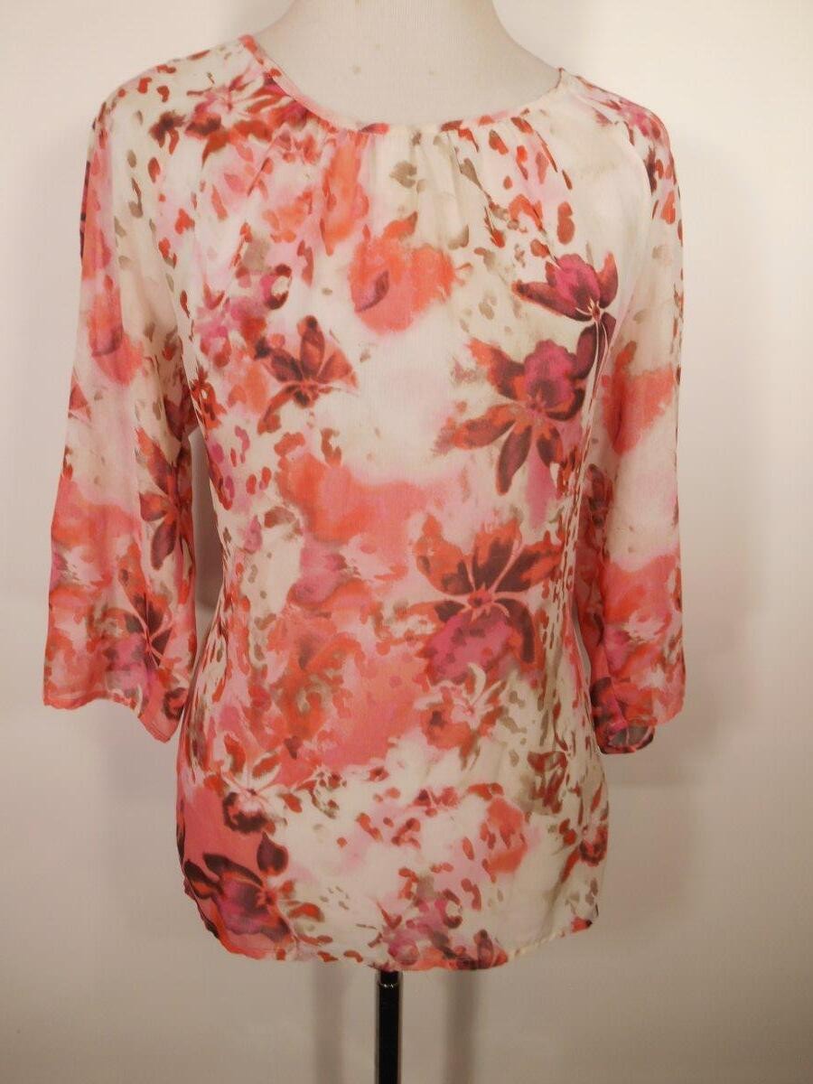 Beautiful Women\'s Size 1 Chico\'s Semi-Sheer Pink Floral Long Sleeve Blouse