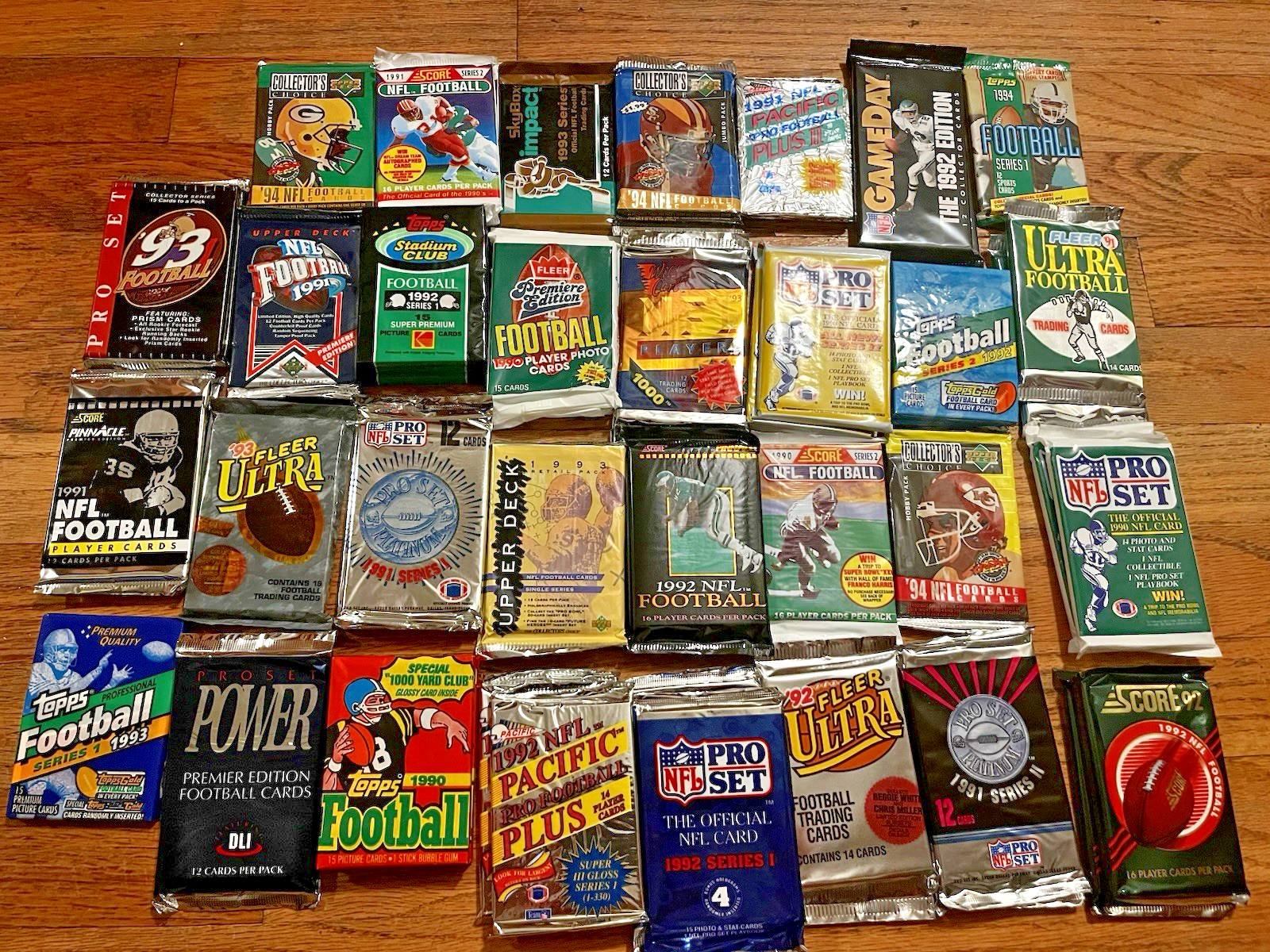 NFL Huge Bulk Lot of 150 Unopened Vintage Football Cards in Wax Foil Packs Box