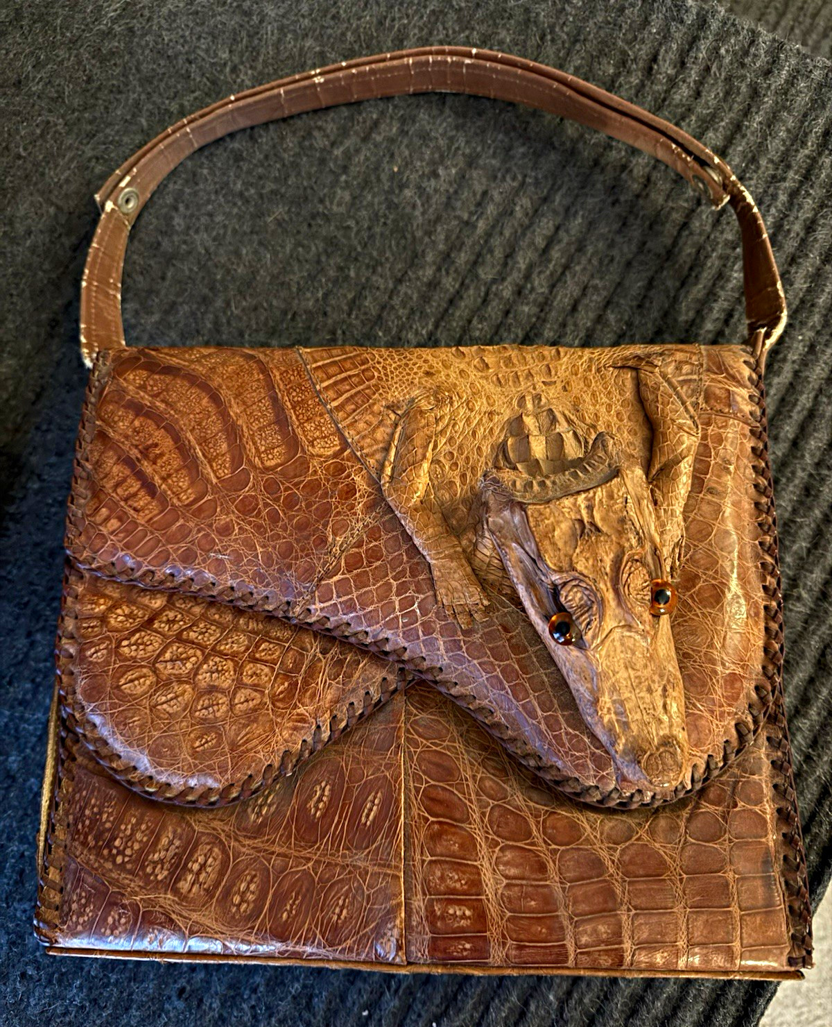 Vintage /authentic/unique Embossed Crocodile Top Handle Snap Closure -smoke free Vintage /authentic/unique Embossed Crocodile Top Handle Snap Closure -smoke free