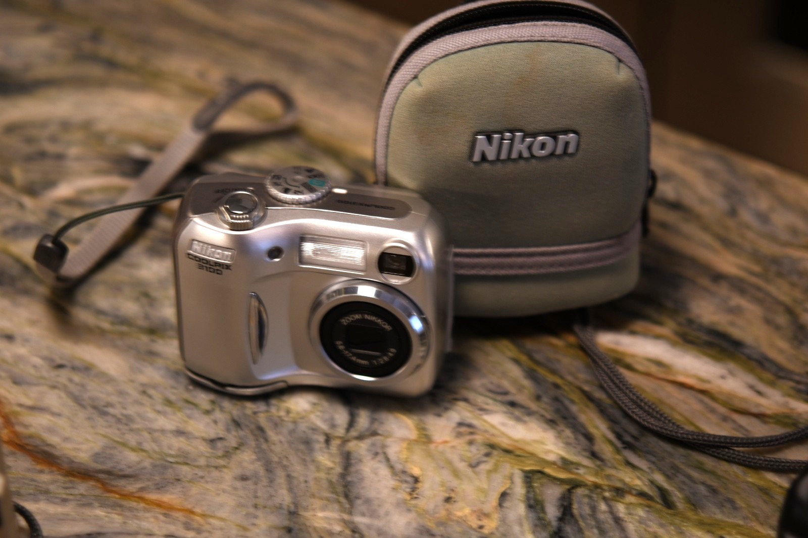 Vintage Camera Lot Of 3 Nikon & Canon, Untested 35mm - Film - Batteries Vintage Camera Lot Of 3 Nikon & Canon, Untested 35mm - Film - Batteries