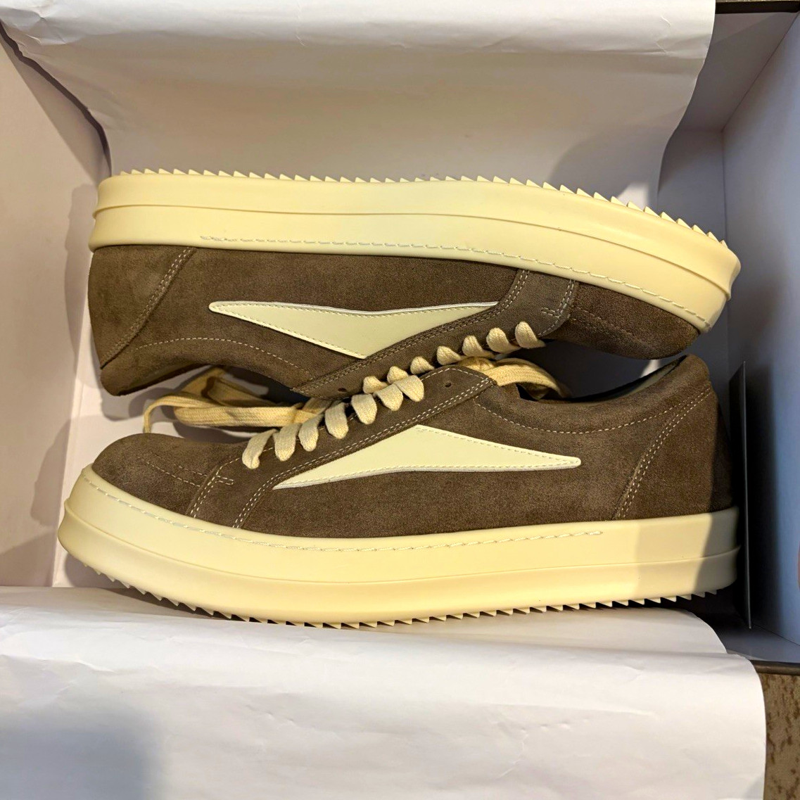 Rick Owens Men\'s US 11 Brown Suede Lace-Up Low Top Sneakers Beige Sole