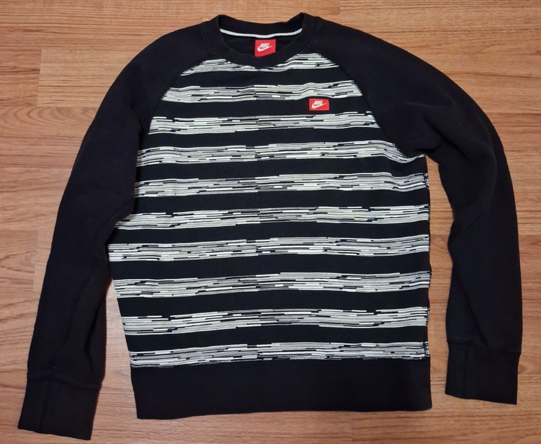 Nike AW77 Speed Stripe Crew Men’s Medium Black/White Sweatshirt - Red Tag