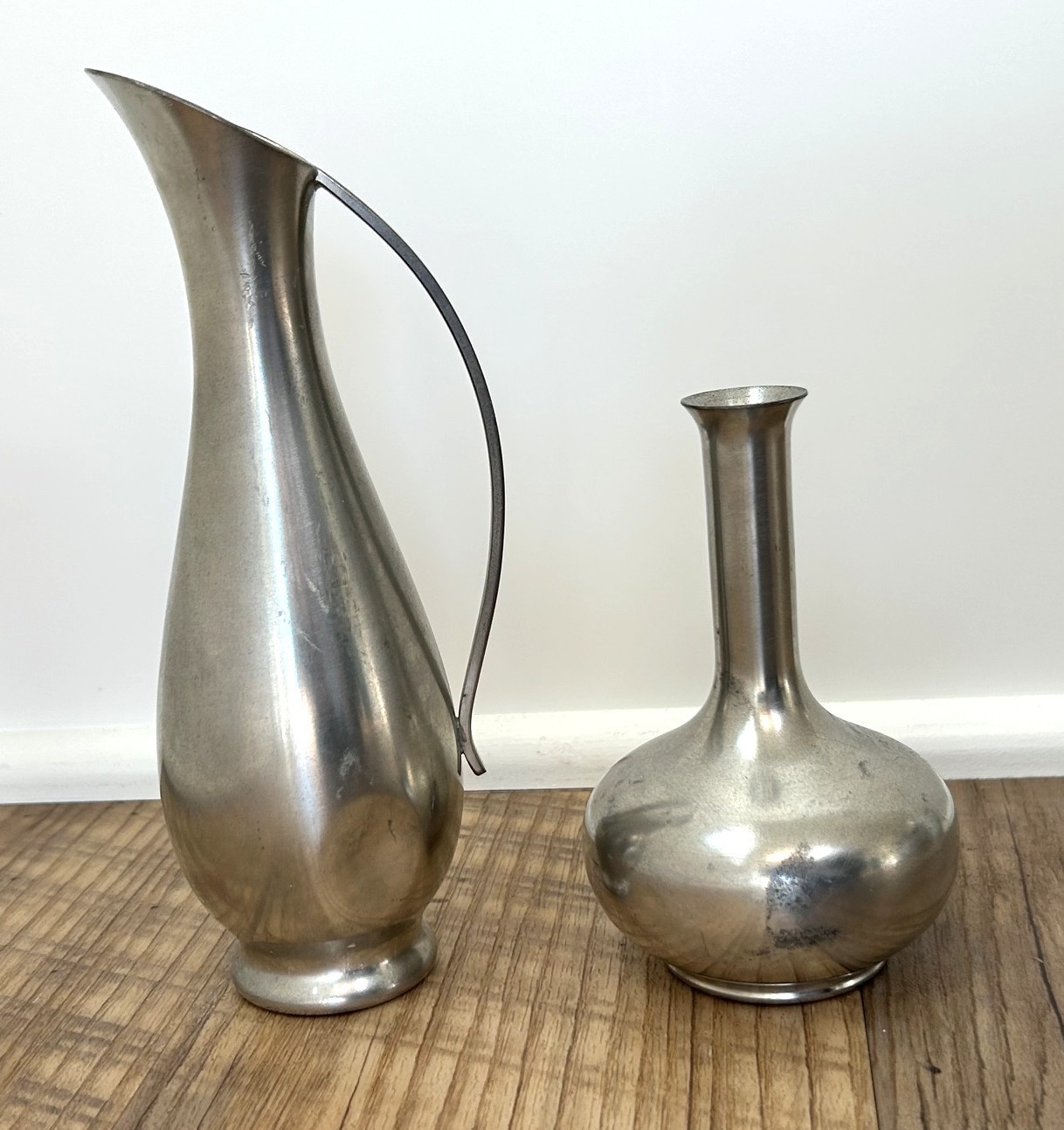 Vintage 1950\'s KDM Daalderop Royal Holland Pewter 2-Piece Pitcher & Bud Vase Set