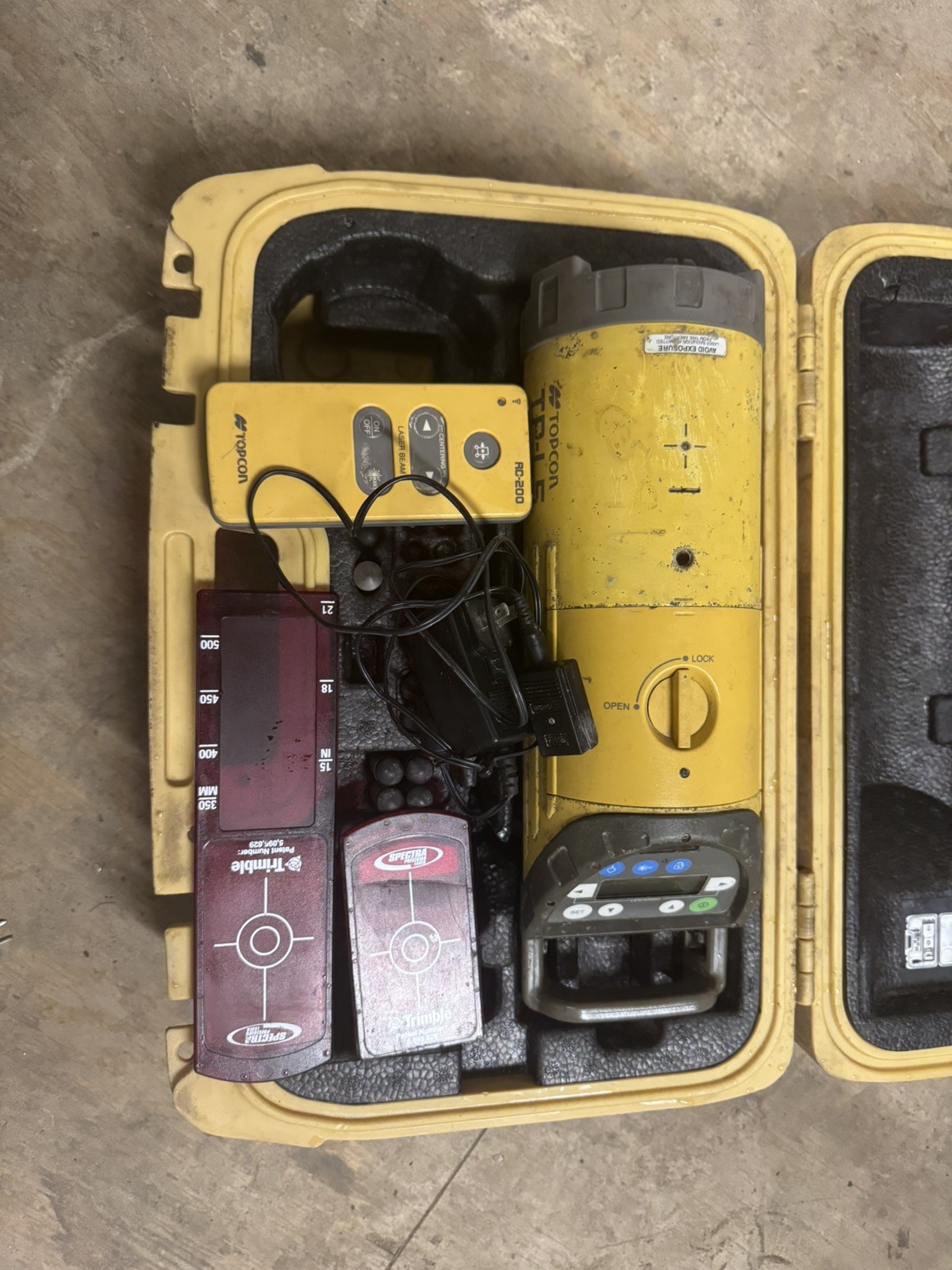 Topcon TP-L5 Pipe Laser Level RC-200 Remote Target Feet Yellow W Case Survey Topcon TP-L5 Pipe Laser Level RC-200 Remote Target Feet Yellow W Case Survey