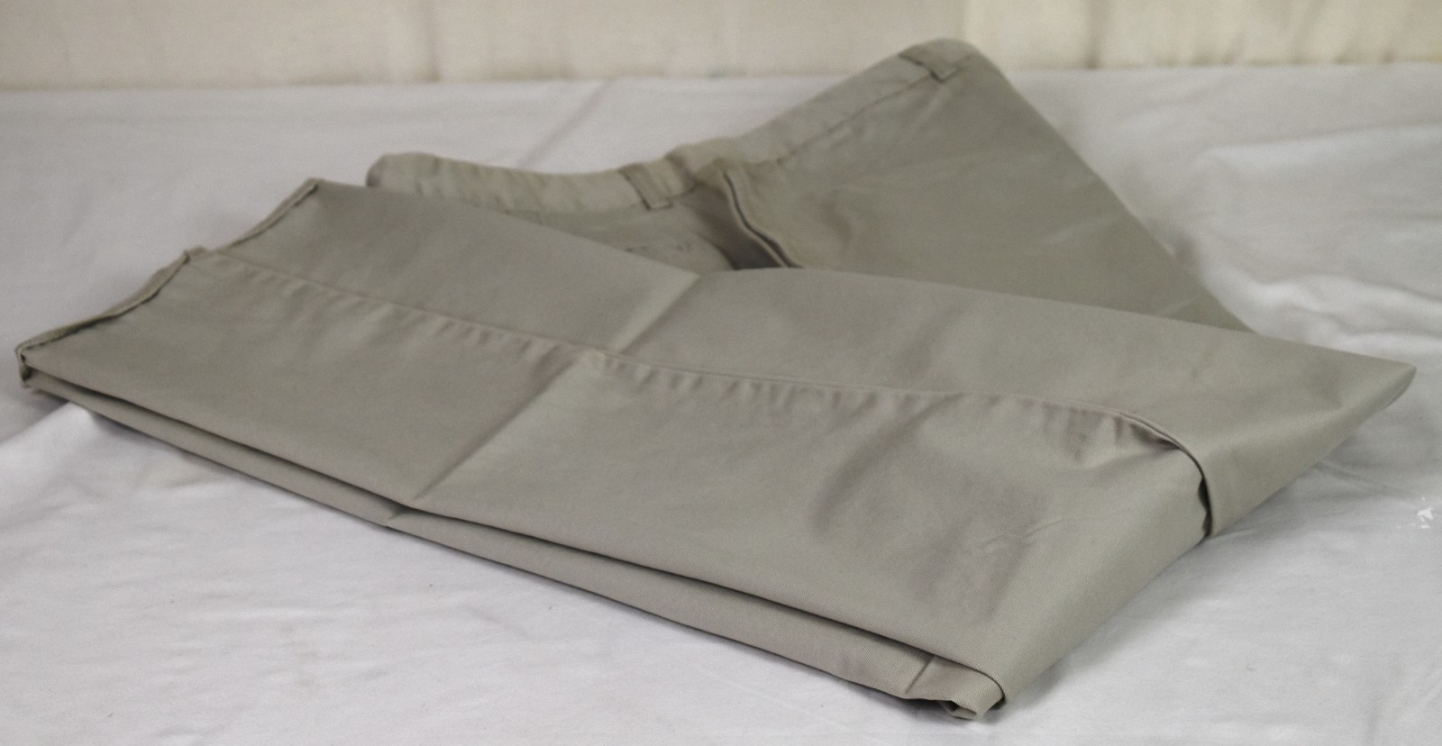 NWOT Vineyard Vines Flat Front 100% Cotton Khaki Sand SLACKS PANTS 36 x Unhemmed