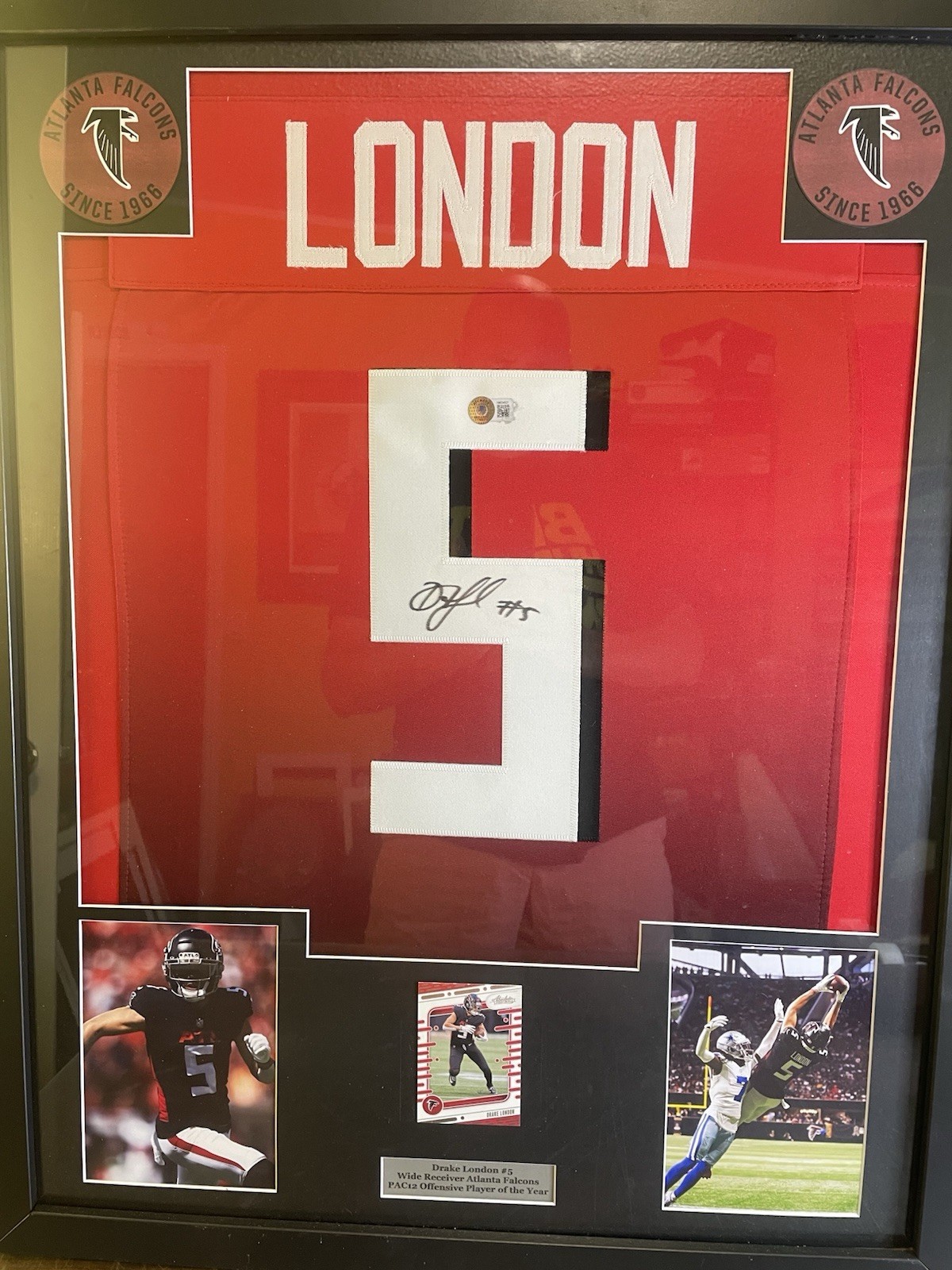 CUSTOM FRAMED MATTED JERSEY DISPLAY  PHOTOS CARD  LOGOS LQQK
