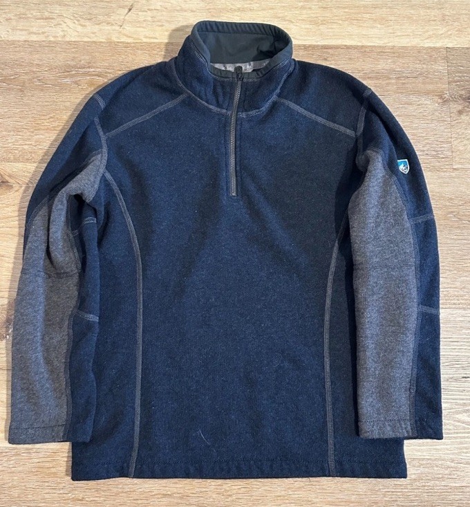 KÜHL 1/4 zip fleece pullover with a mock neck collar. Size Men’s Large.