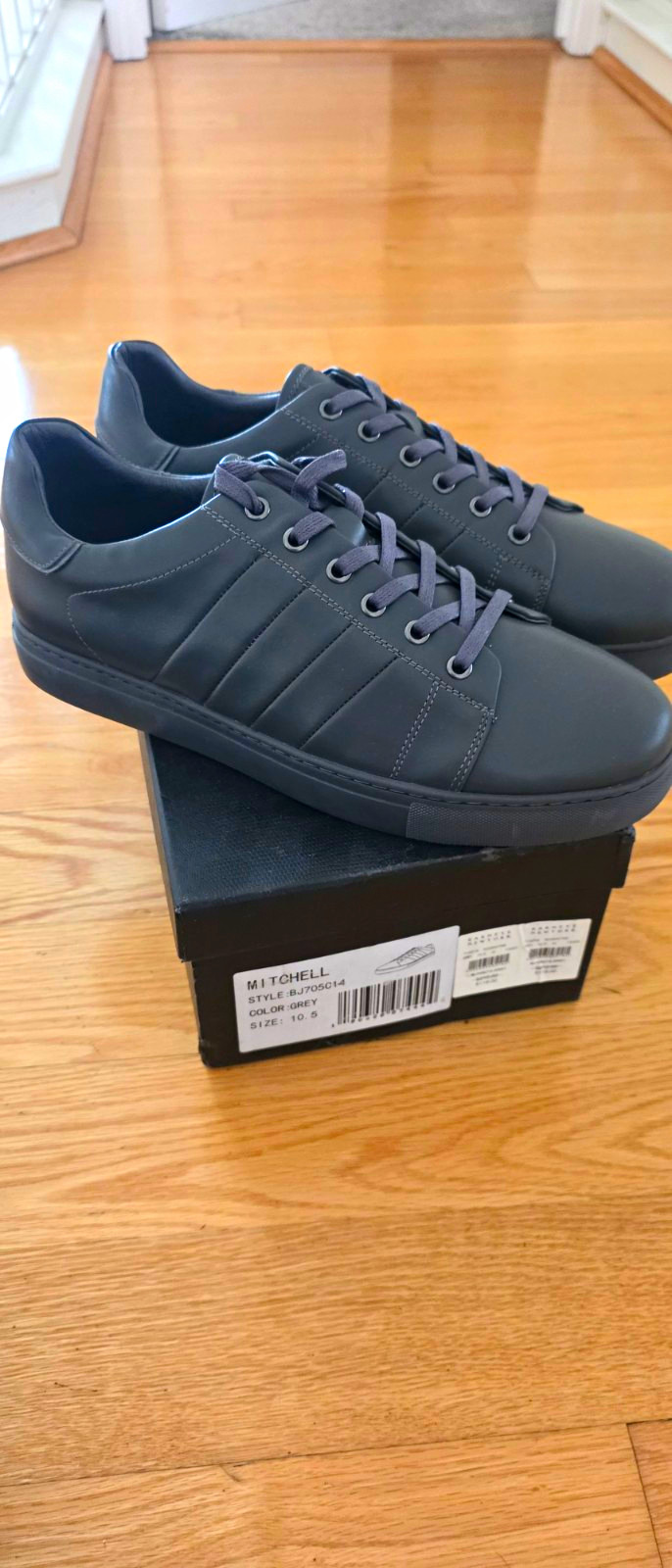 Badgley Mischka Mitchell Gray Lace-Up Low Top Sneakers Men’s 10.5 Badgley Mischka Mitchell Gray Lace-Up Low Top Sneakers Men’s 10.5