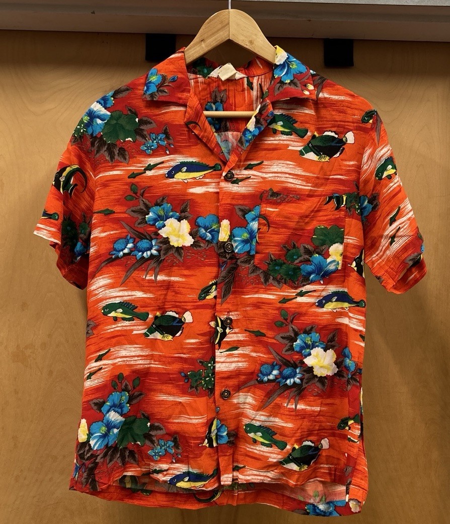 RARE VTG 1950s Rayon Hawaiian Aloha Shirt Medium Undersea TROPICAL FISH RARE VTG 1950s Rayon Hawaiian Aloha Shirt Medium Undersea TROPICAL FISH