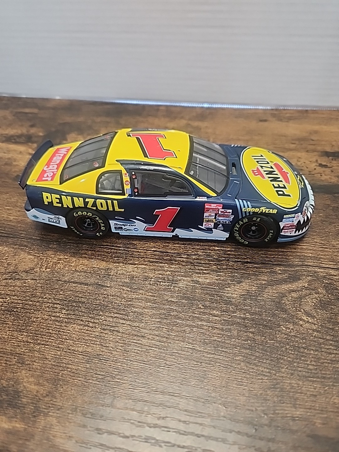 Revell 1999 Action #1 Pennzoil 1/24 Diecast