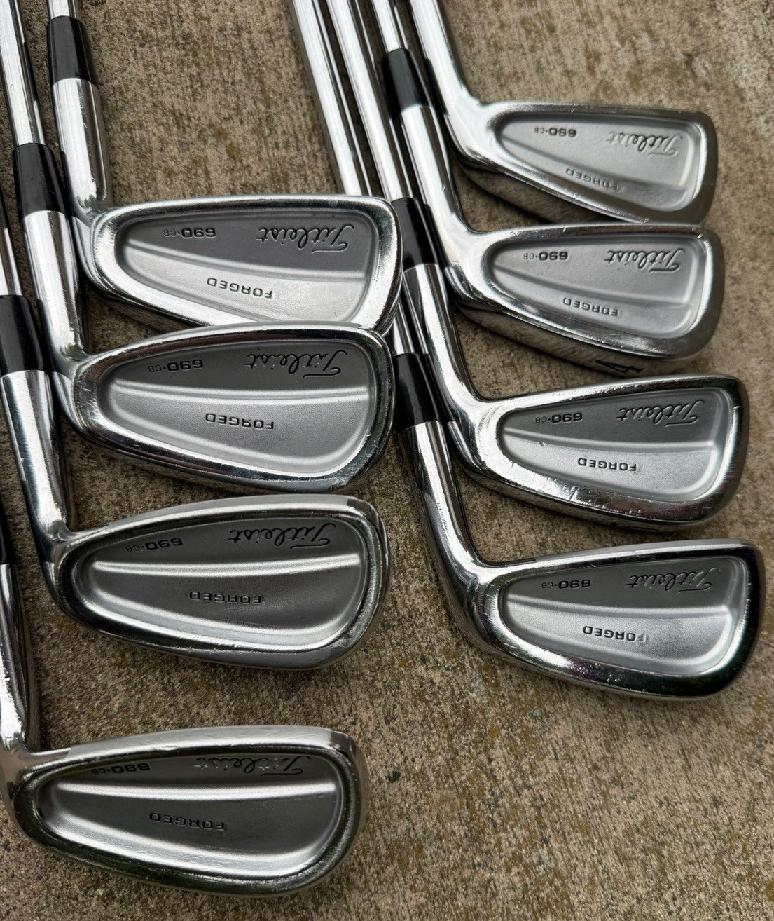 8 Pcs Titleist Forged 690.CB Iron Set 3-4-5-6-7-8-9-PW Stiff Flex DG S300 RH 8 Pcs Titleist Forged 690.CB Iron Set 3-4-5-6-7-8-9-PW Stiff Flex DG S300 RH