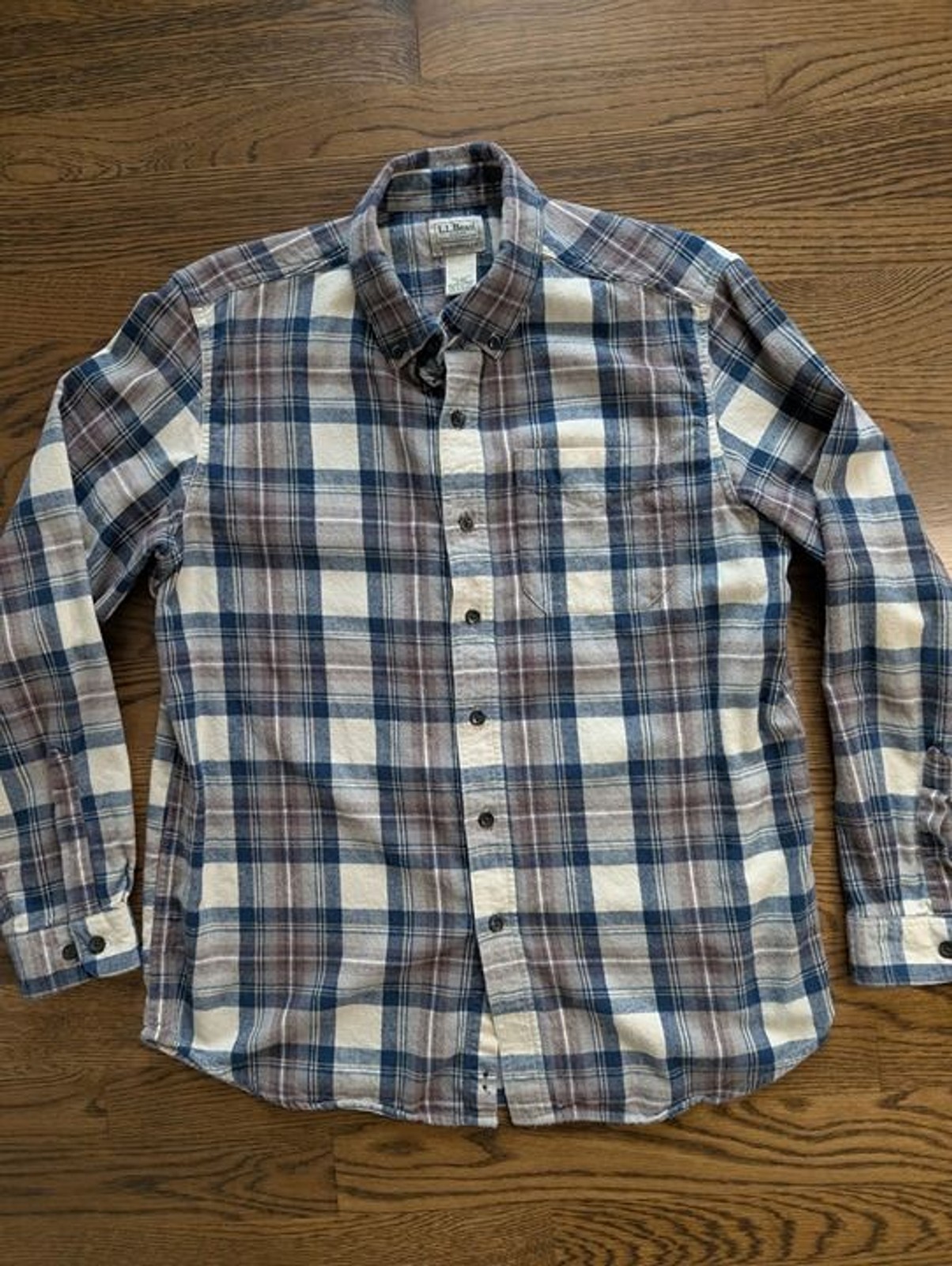 Mens L.L. Bean Flannel button up shirt-medium Mens L.L. Bean Flannel button up shirt-medium