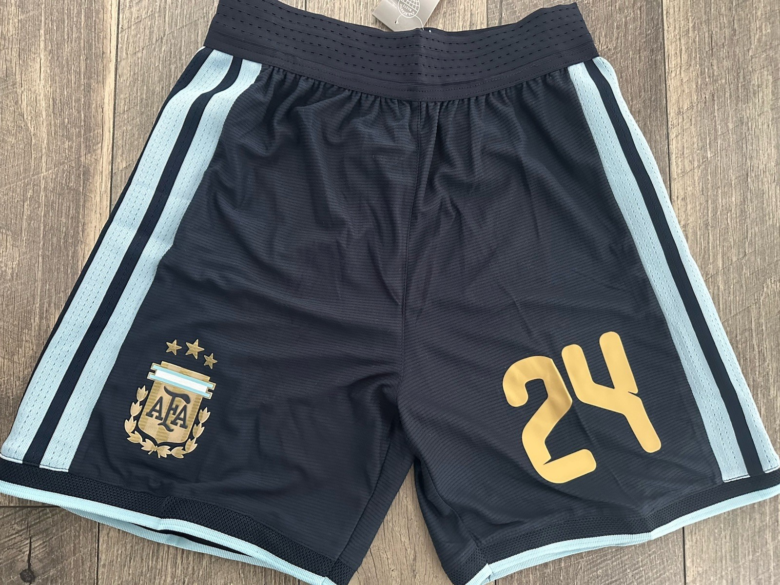 Argentina 2026/27 #24 E. Fernandez - Player Version Slim Fit Argentina 2026/27 #24 E. Fernandez - Player Version Slim Fit
