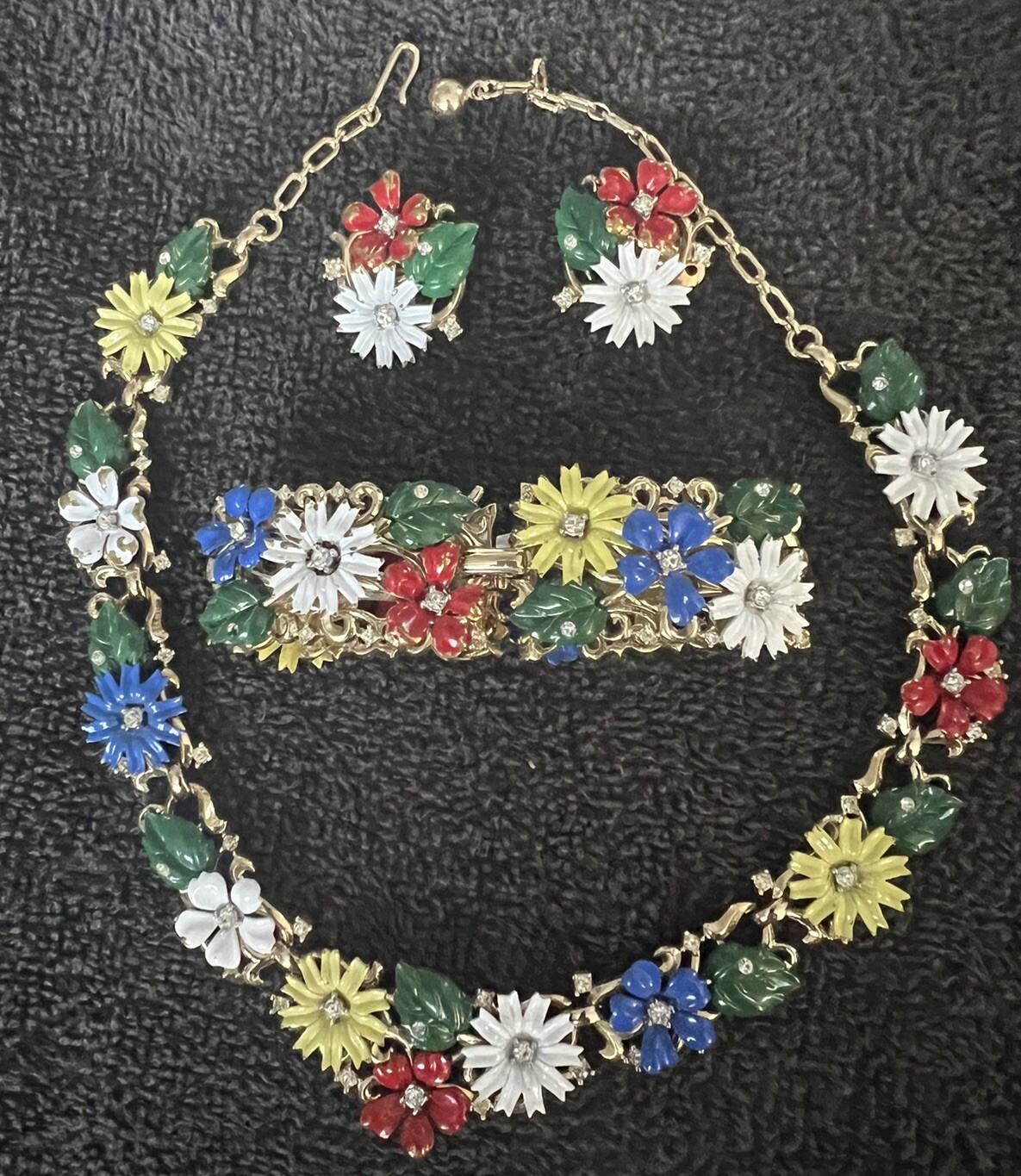 vintage crown trifari jewelry set