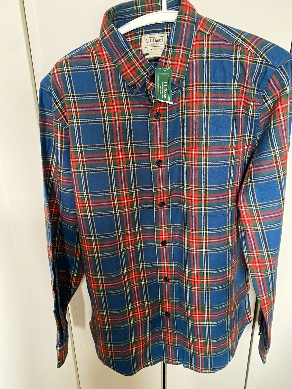 L.L. Bean Men’s  M Scotch Plaid Flannel Shirt Slightly Fitted Long Sleeve NWT