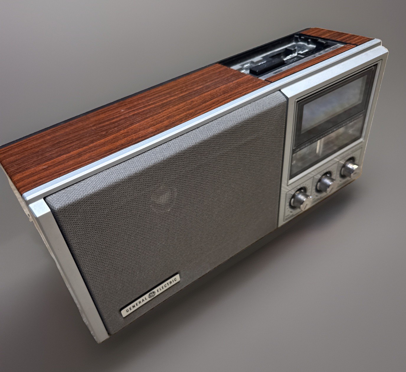 VINTAGE General Electric GE MCM AM FM Clock Radio Model 7-4691A Tested