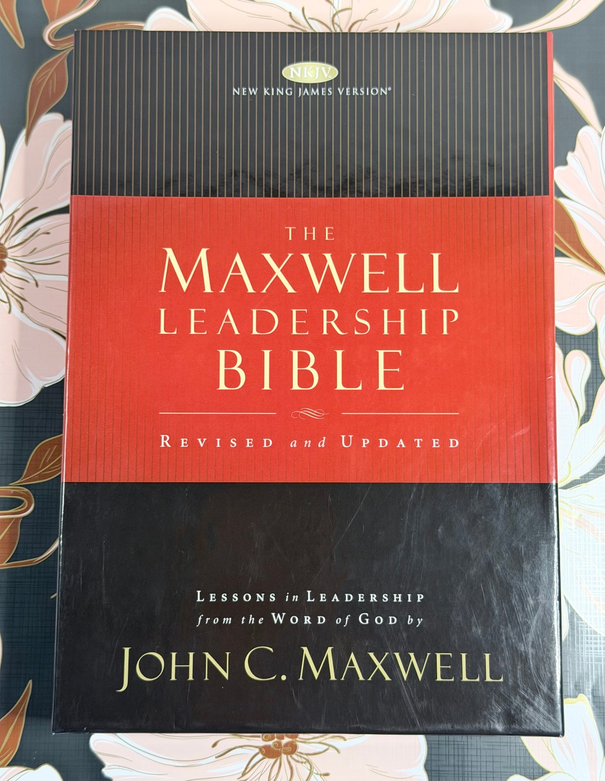 Signed John C. Maxwell Leadership Bible NKJV 2nd Ed Bonded Leather Box 2008