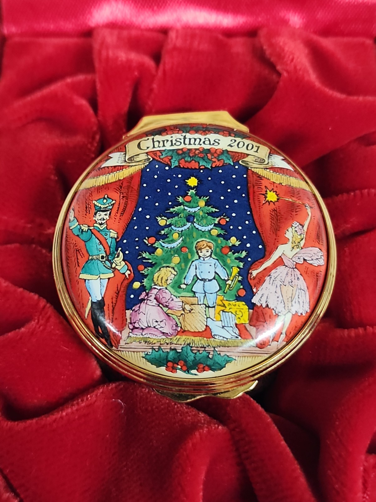 Halcyon Days Enamel Trinket Box Christmas 2001  w/BOX & COA Bilston Battersea 