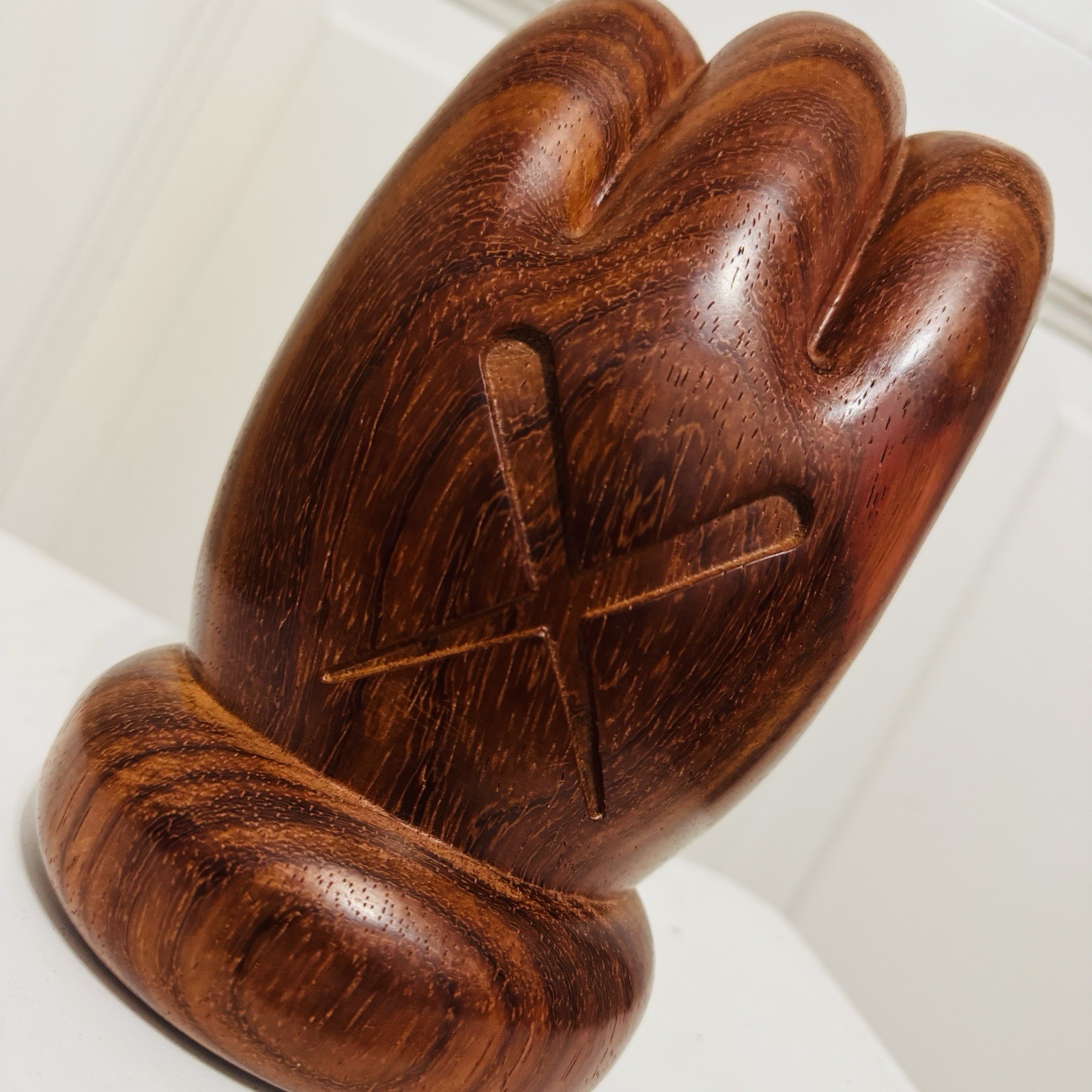 KAWS X Giswil More Wooden Hand Sculpture Statue Artwork Figure 10/10 KAWS X Giswil More Wooden Hand Sculpture Statue Artwork Figure 10/10