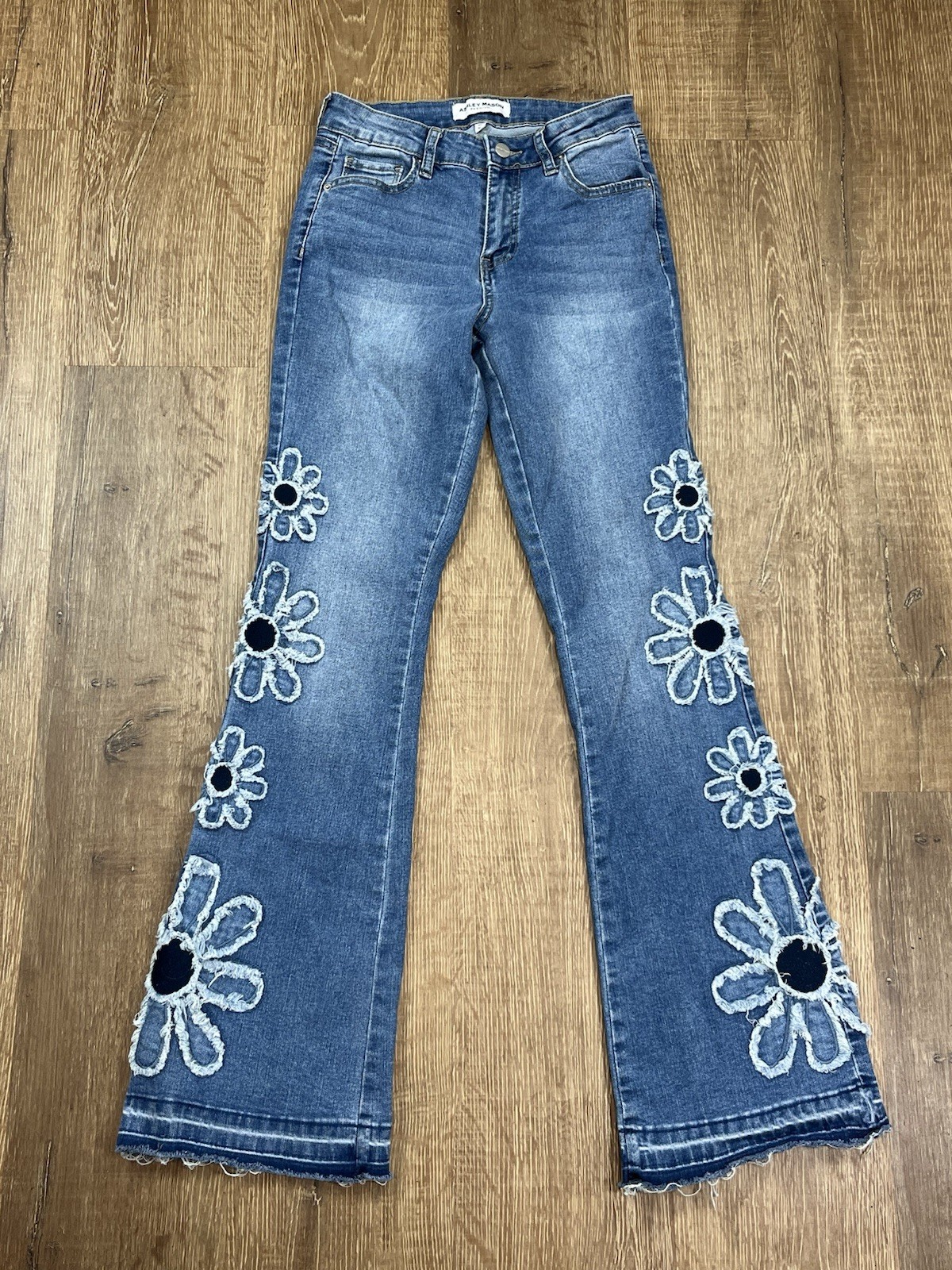 Ashley Mason Premium Floral Patch Flare Jeans Light Wash Blue Denim 1/25 Juniors