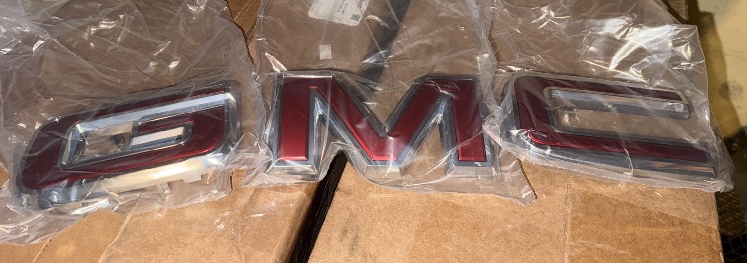 GMC oem front grille emblem GMC oem front grille emblem