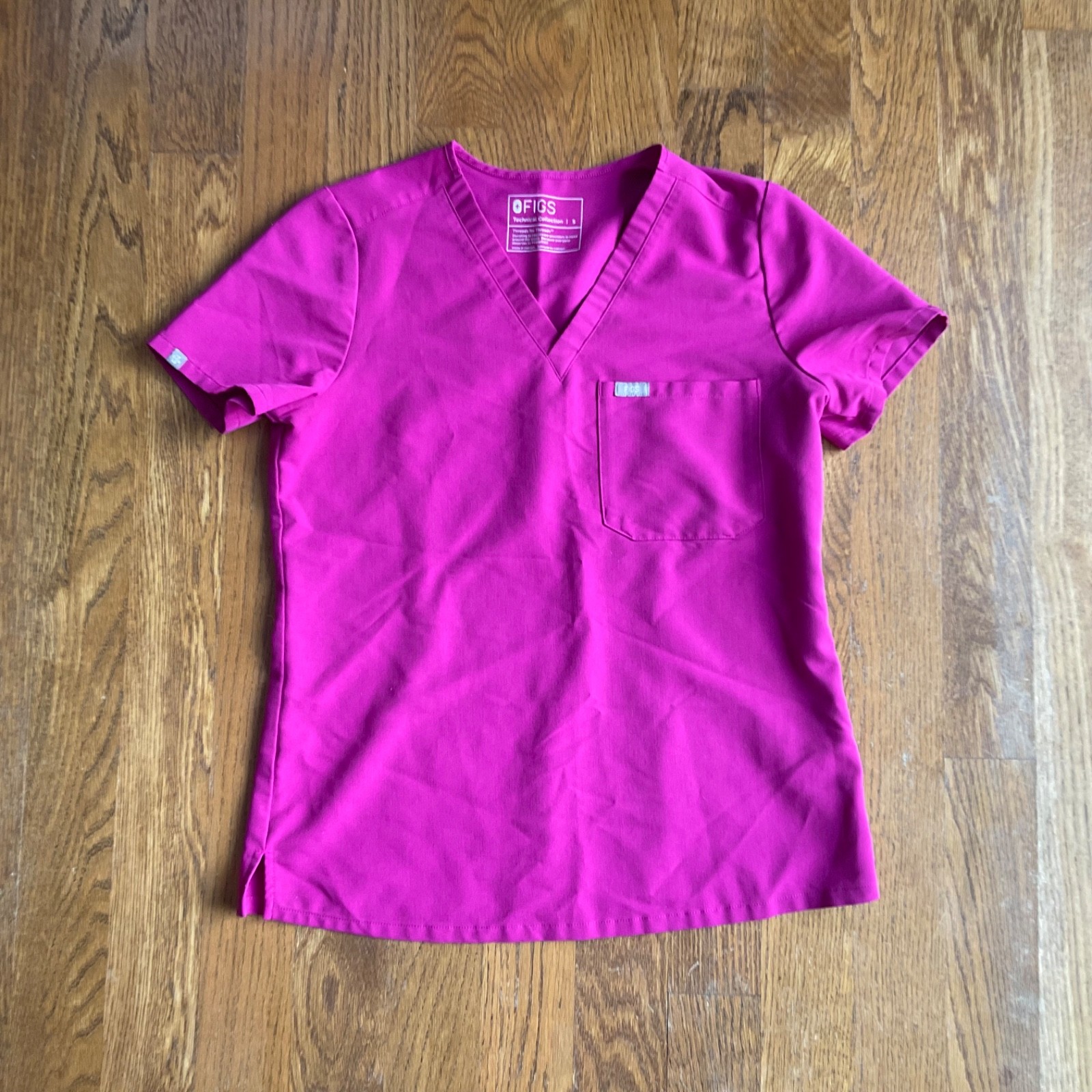 FIGS SmallPink Solid Medical Scrub Top FIGS SmallPink Solid Medical Scrub Top