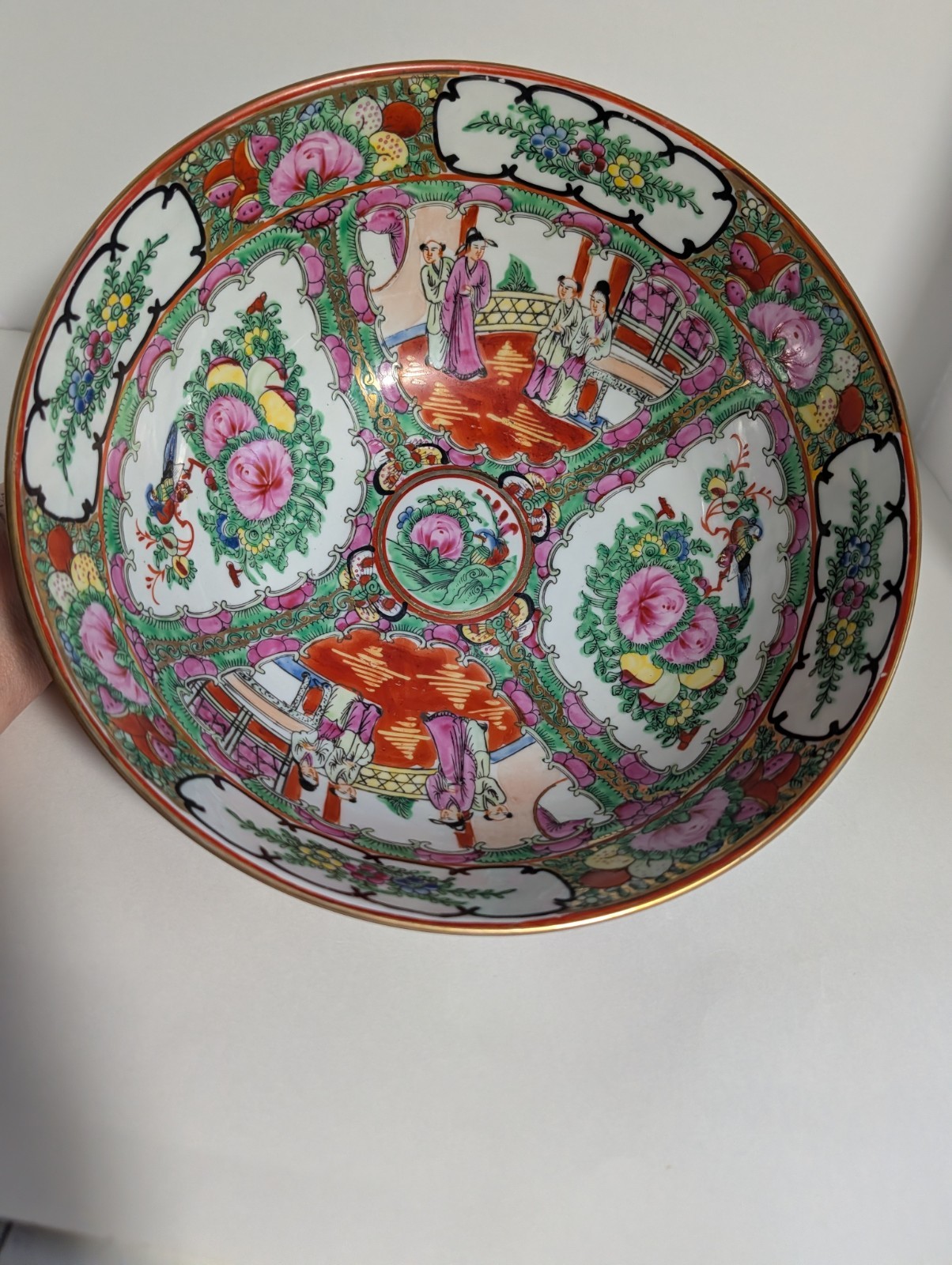 CHINESE ANTIQUE PORCELAIN FAMILLE ROSE MEDALLION BOWL XLarge CHINESE ANTIQUE PORCELAIN FAMILLE ROSE MEDALLION BOWL XLarge