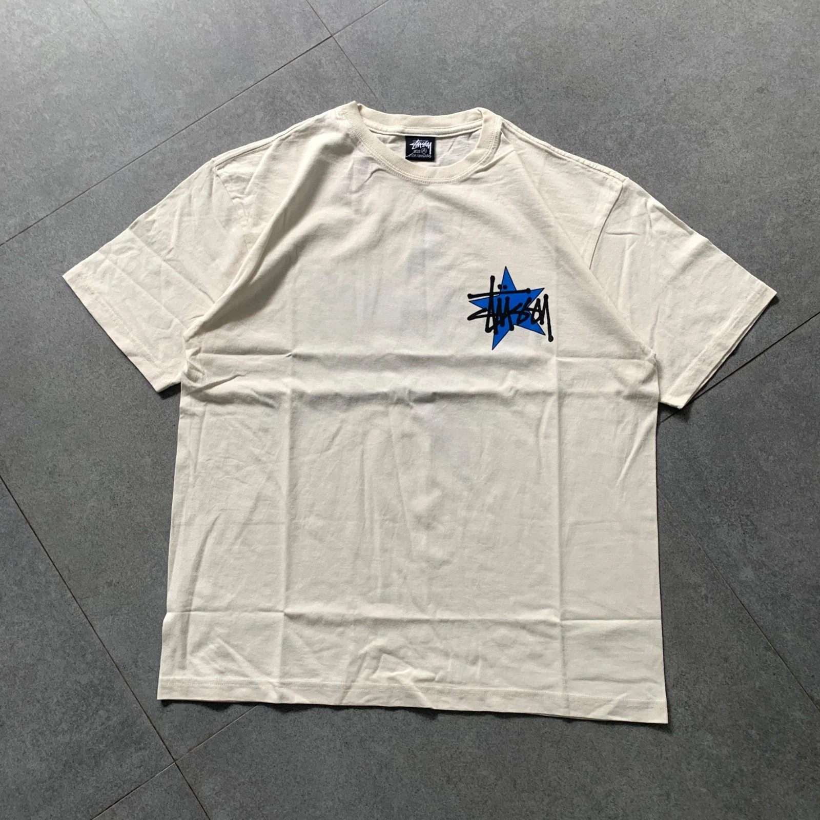 BRAND NEW STUSSY STAR PIGMENT DYED TEE IN NATURAL