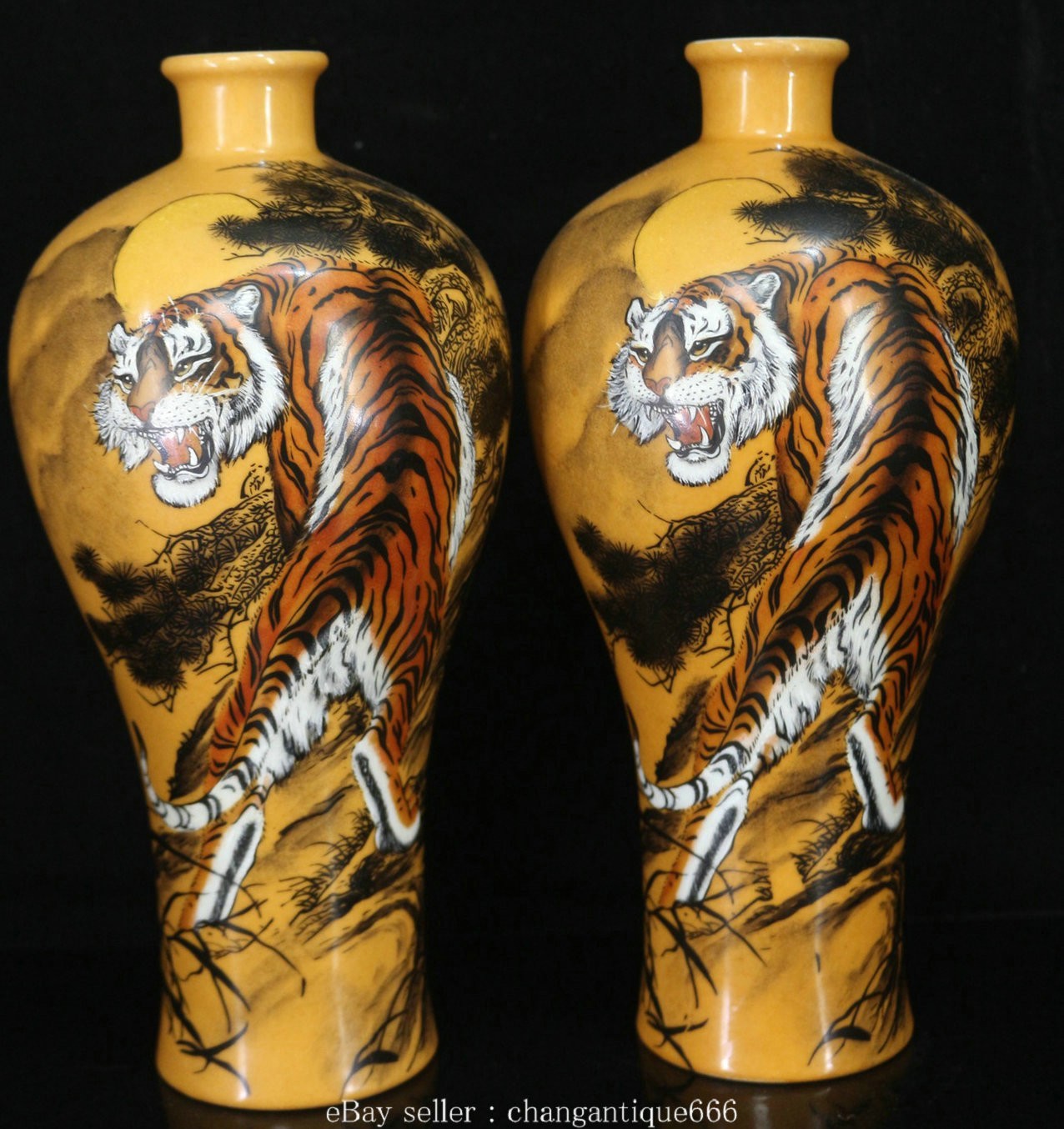 9.6\'\' Qing Qianlong Marked pastel Porcelain tiger \'\'虎虎生威\'\' Bottle Vase Pair