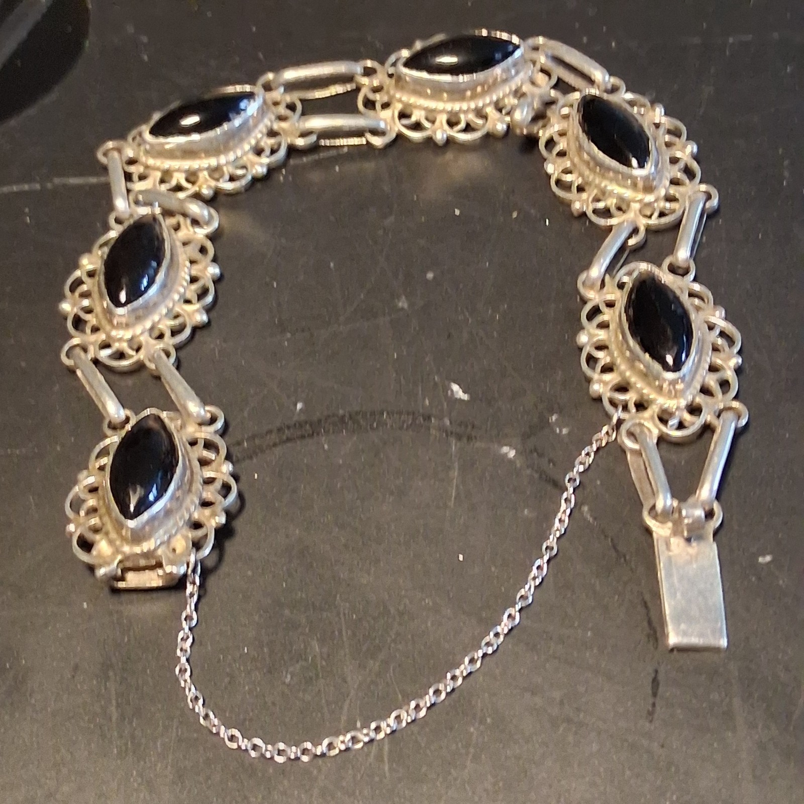 Vtg Black Onyx 925 Sterling Silver Bracelet Mexico With Safety Chain & Box Clasp Vtg Black Onyx 925 Sterling Silver Bracelet Mexico With Safety Chain & Box Clasp