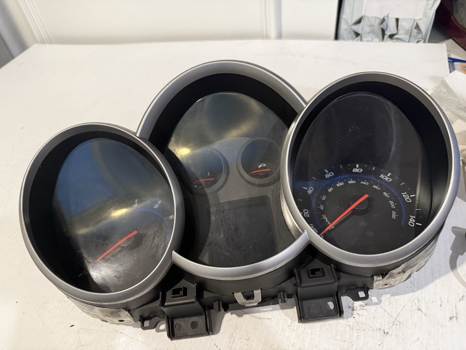 2011-2013 CHEVROLET CRUZE Speedometer Gauge Cluster OEM MILES 199,342