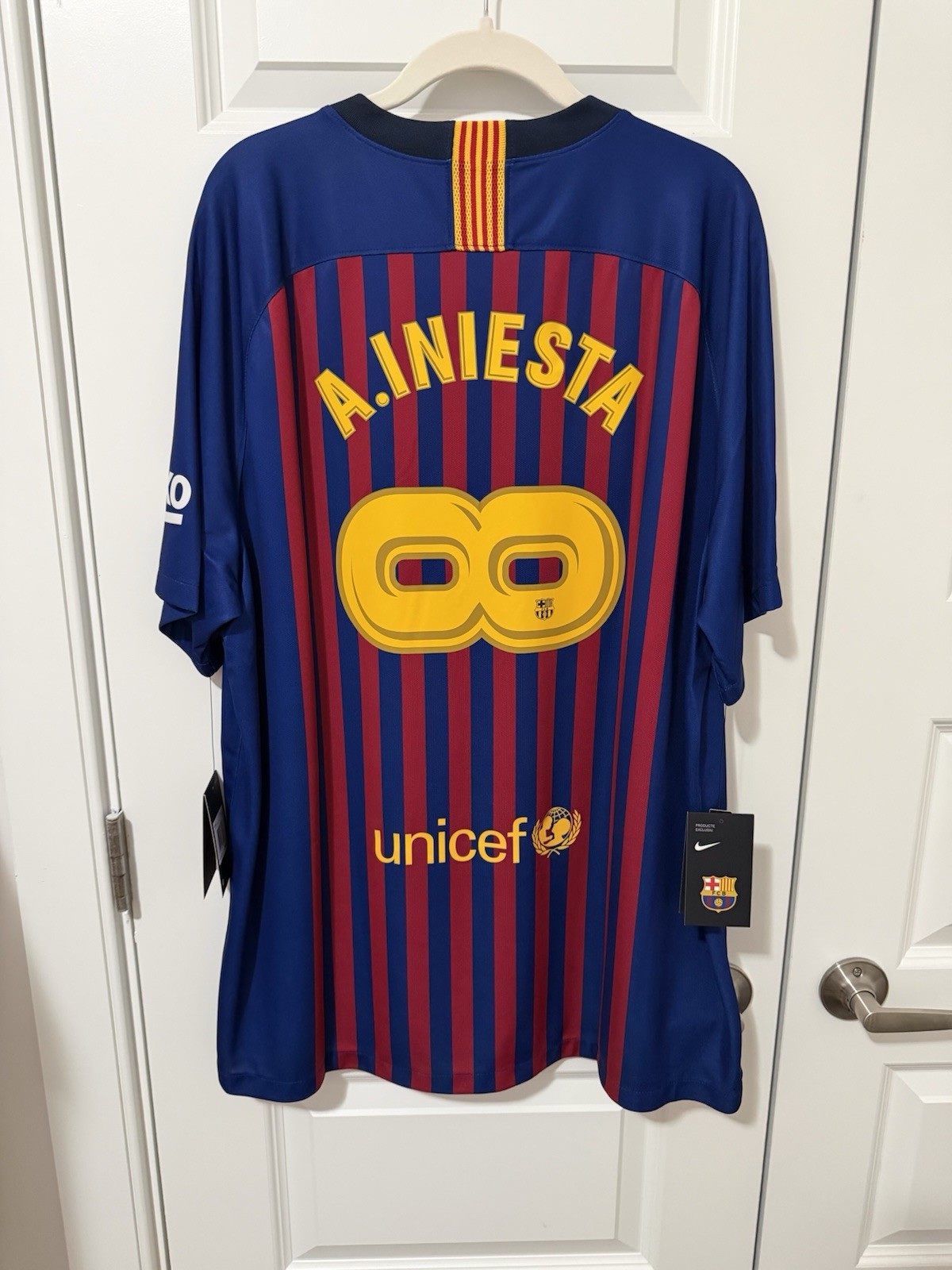 2018-19 Barcelona Andrés Iniesta tribute shirt 2018-19 Barcelona Andrés Iniesta tribute shirt