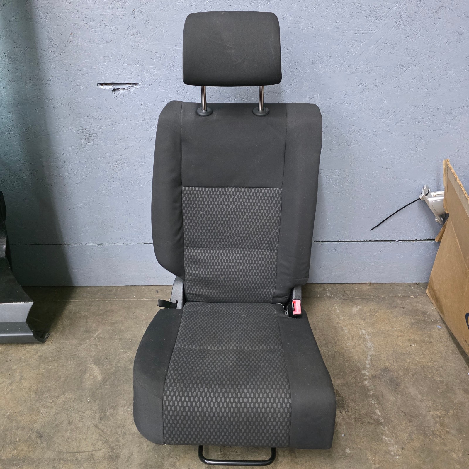 2009-2017 VW Tiguan Front Right Passenger Side Cloth Seat OEM