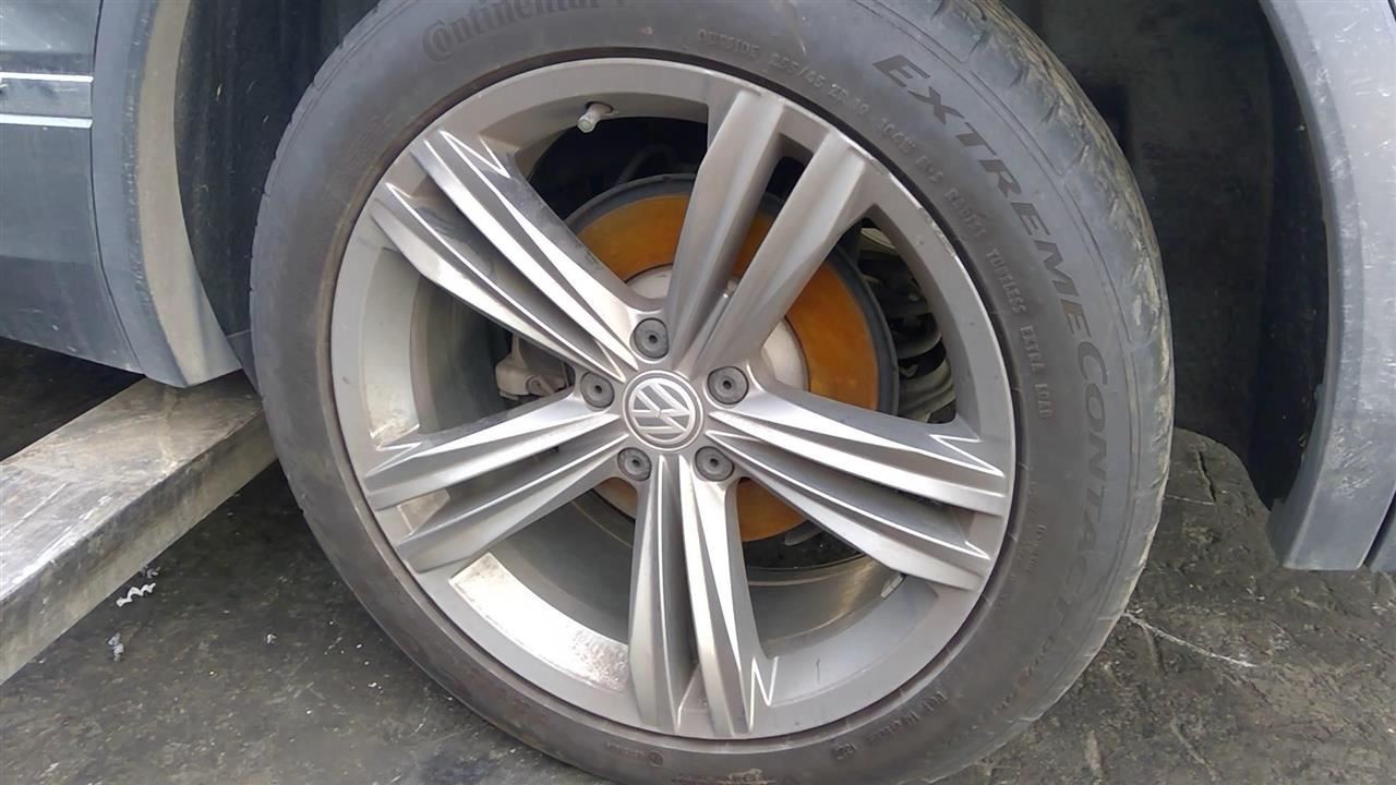 Wheel 19x8-1/2 Alloy 5 Double Spoke Fits 19 TIGUAN 696750