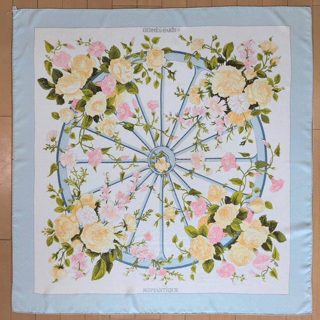 HERMES Carre 90 Romantique Jacquard Scarf