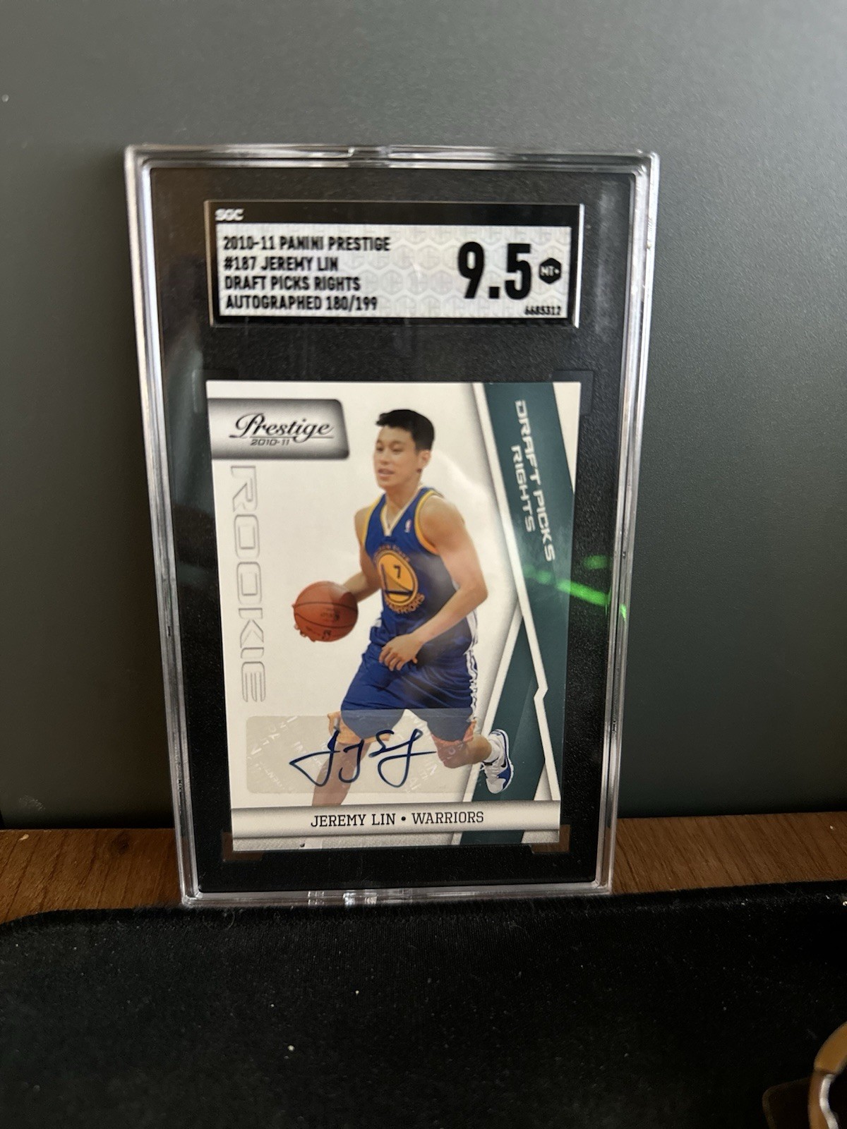 2010-11 Prestige - Rookie Jeremy Lin #187 Draft Picks Rights Autographs /199 2010-11 Prestige - Rookie Jeremy Lin #187 Draft Picks Rights Autographs /199
