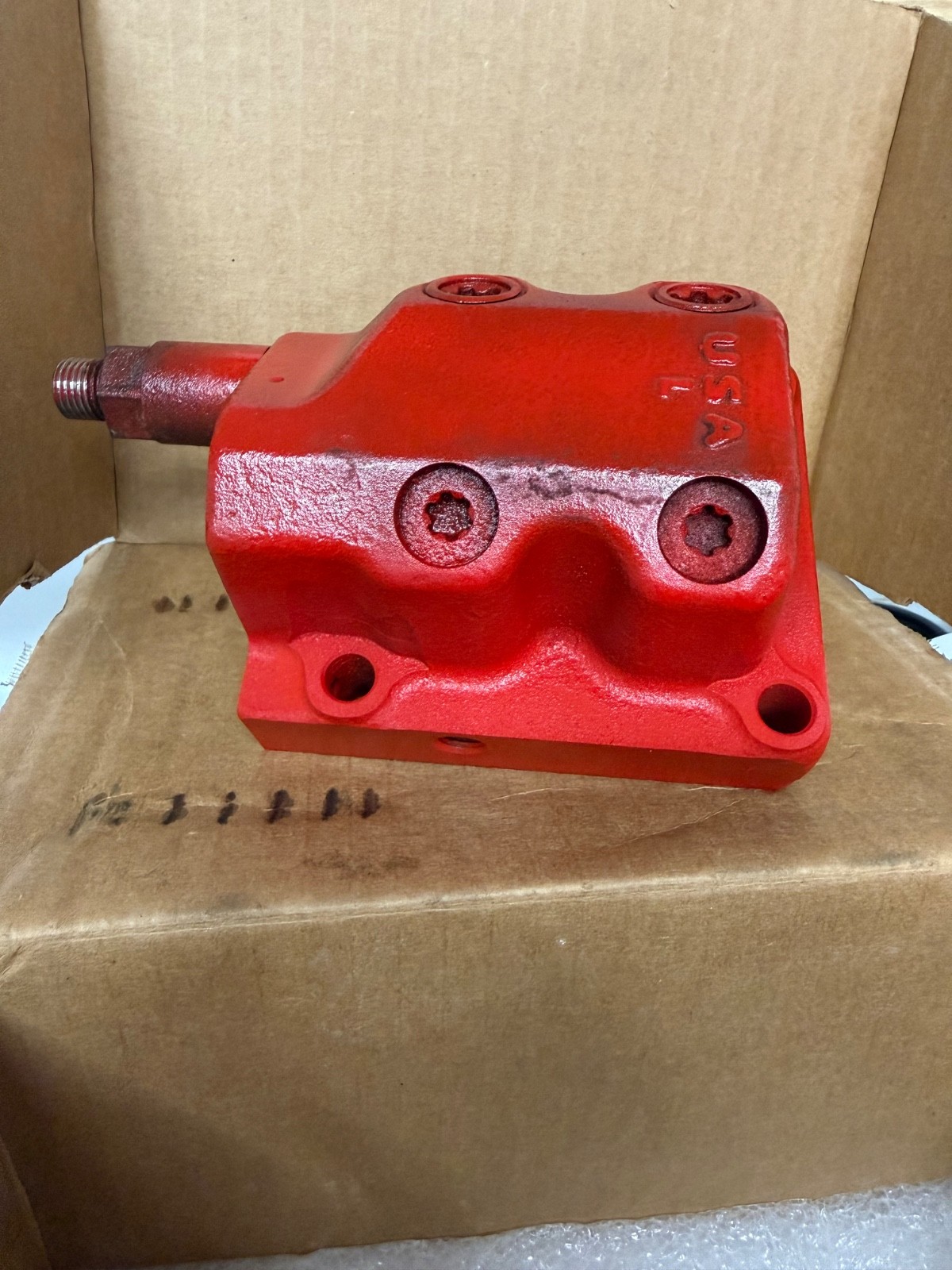 Original Cummins ISX15 Diesel Fuel Injection Pump Head 2872560 OEM Original Cummins ISX15 Diesel Fuel Injection Pump Head 2872560 OEM