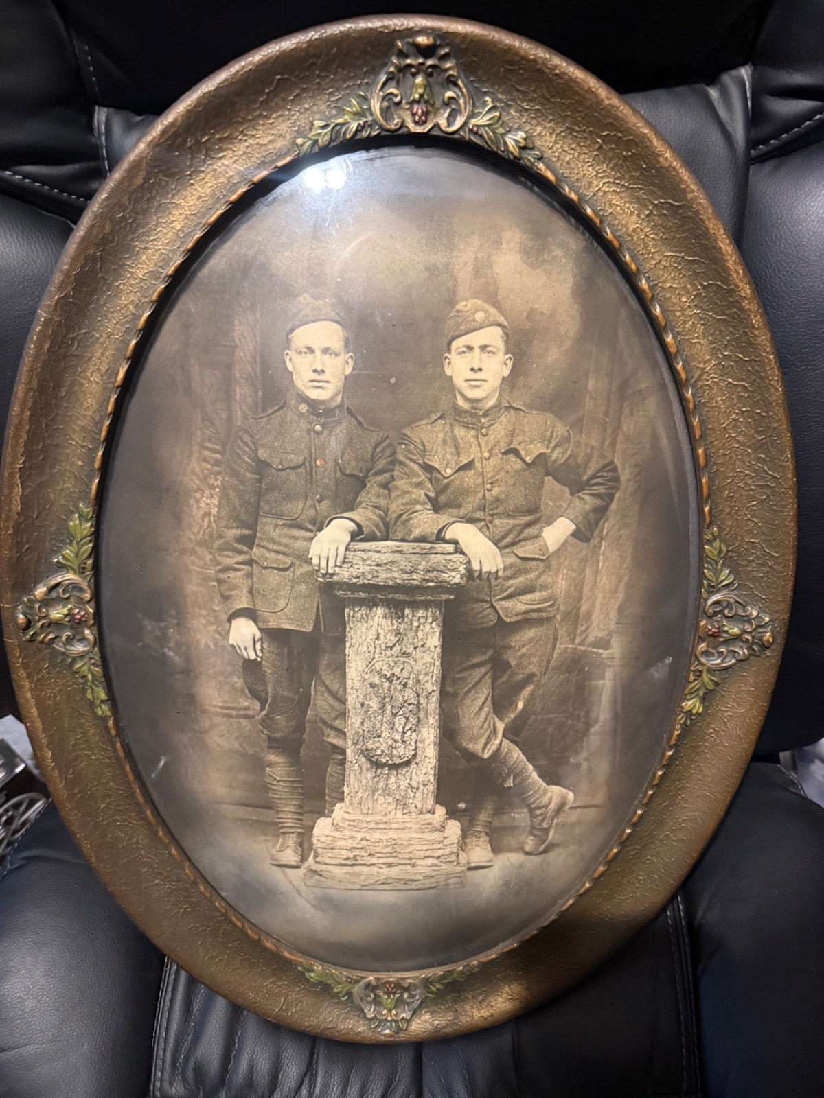 Antique WWI US Army Soldiers Oval Convex Bubble Glass Ornate Frame Picture Photo