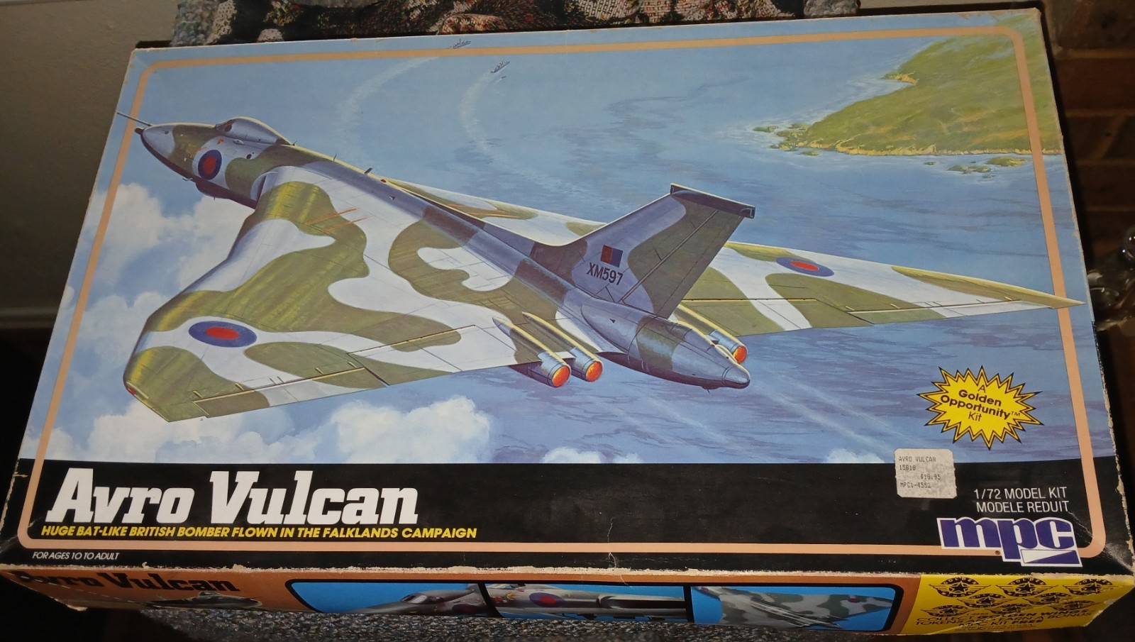MPC 1/72 Avro Vulcan Kit 1-4552 Complete Open Box MPC 1/72 Avro Vulcan Kit 1-4552 Complete Open Box