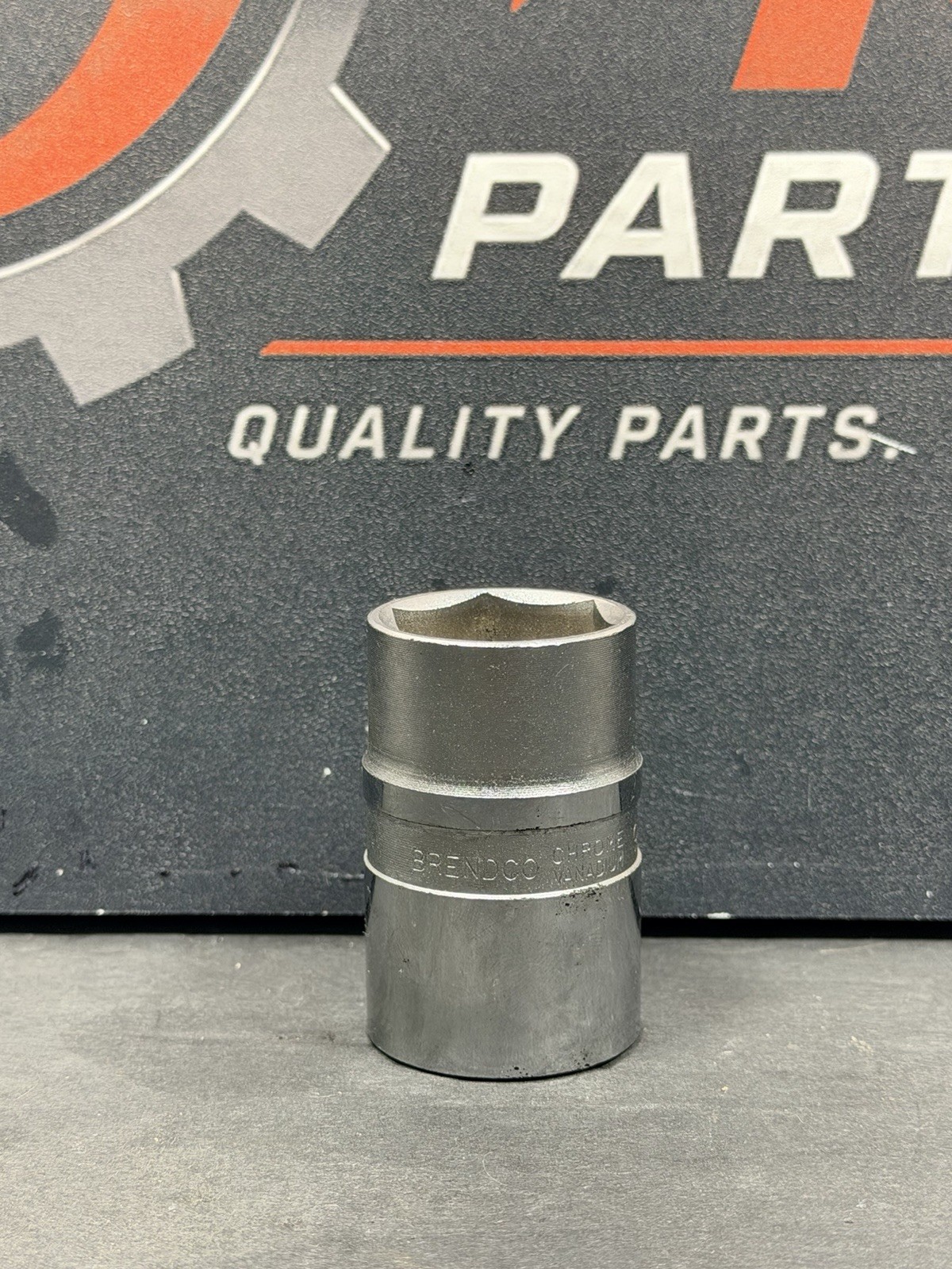 Vintage BRENDCO 26mm 27mm Flip Socket 1/2\
