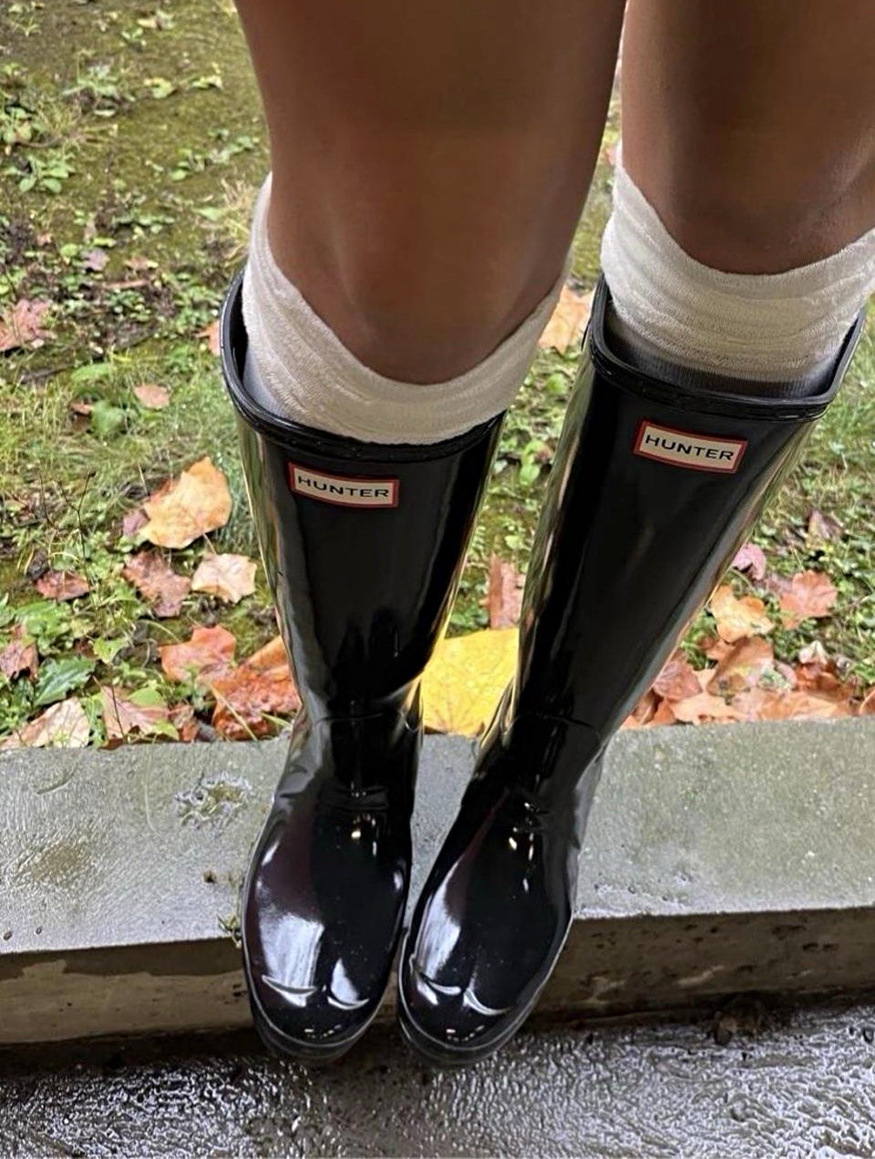 Hunter Women’s Knee High Rubber Rain Boots Gloss Black Buckle Round Toe 9 Hunter Women’s Knee High Rubber Rain Boots Gloss Black Buckle Round Toe 9