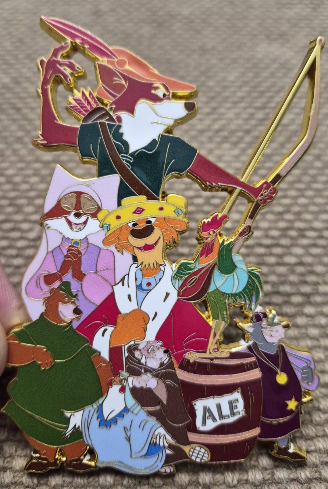 Disney Robin Hood & Cast Jumbo Fantasy pin with box, Limited Edition 