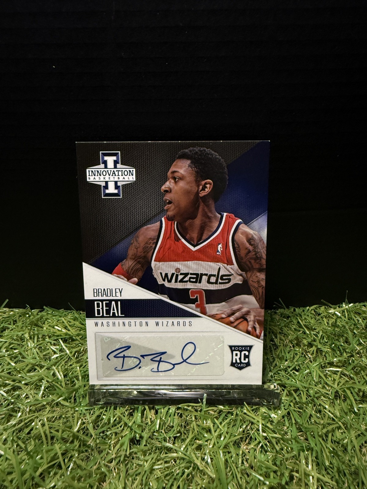 2012-13 Panini Innovation - Rookie Autographs Bradley Beal #42 (AU, RC)