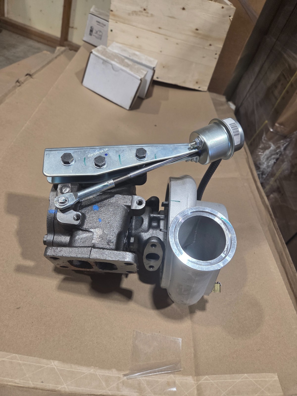 Turbo HX35W Turbocharger 4038471 for Cummins 6B 6BTAA SAA6D102E-2 5.9L Engine