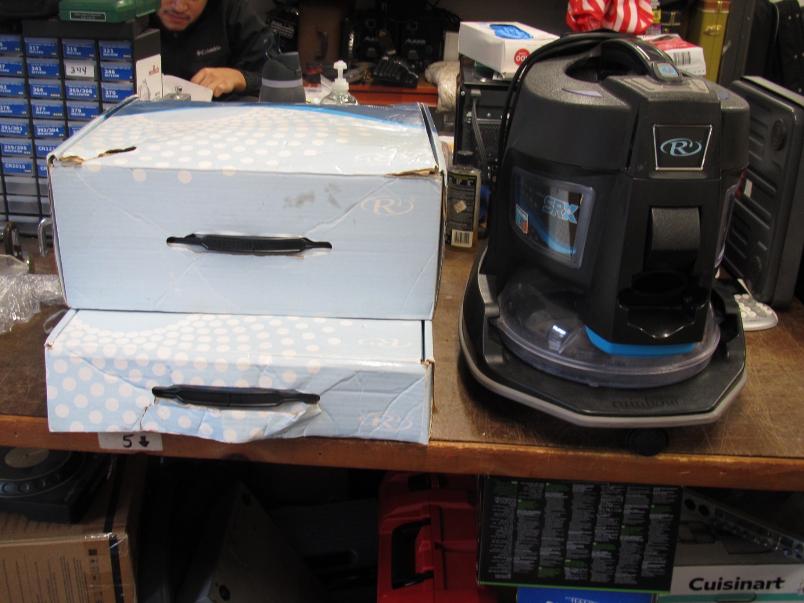 Rainbow SRX Vacuum Cleaner With Attachments Nice and Works great Rainbow SRX Vacuum Cleaner With Attachments Nice and Works great
