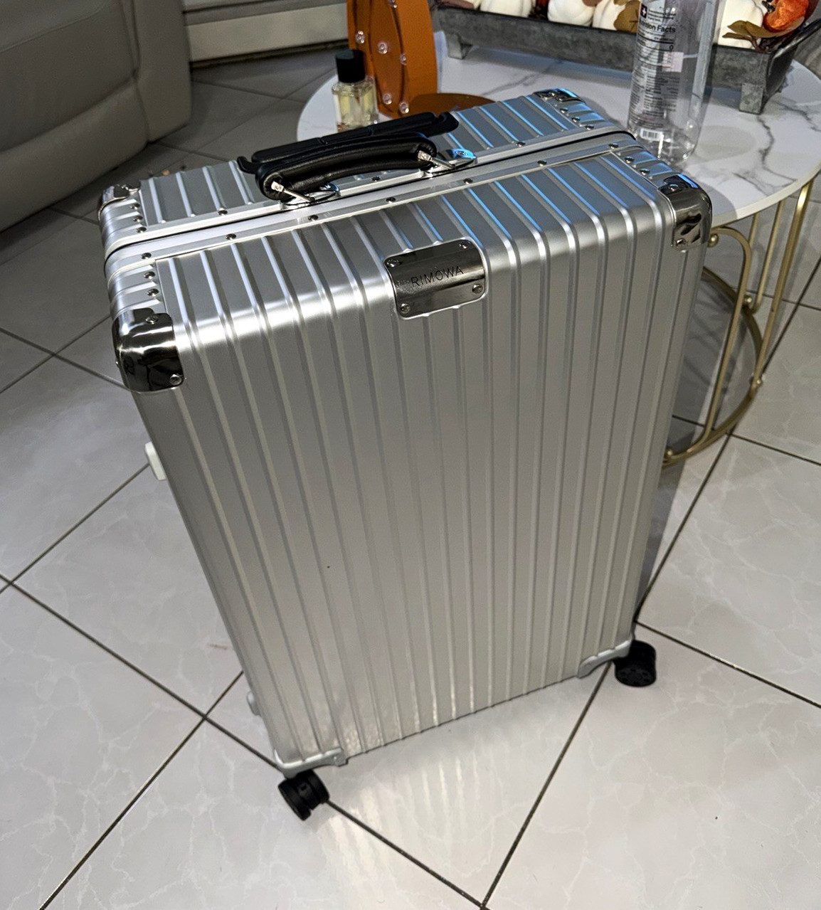 RIMOWA Silver Aluminum Hardcase Spinner Suitcase 29\ RIMOWA Silver Aluminum Hardcase Spinner Suitcase 29\
