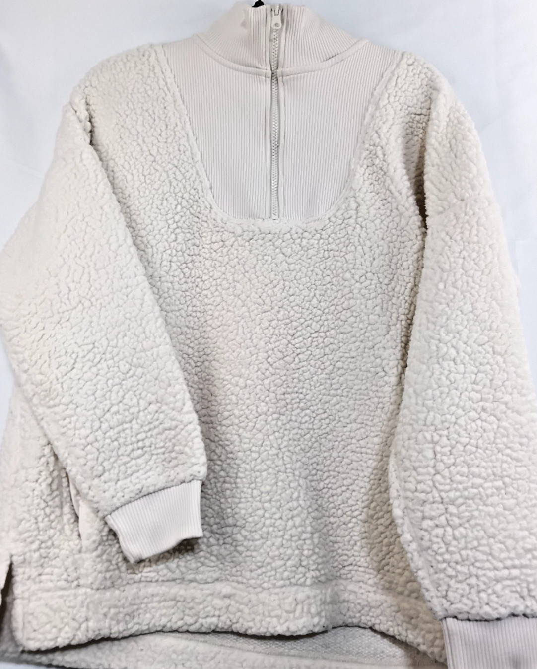 AERIE™ AEO MANAGEMENT CO. Medium White Sheep Wool Pullover NEW YORK AERIE™ AEO MANAGEMENT CO. Medium White Sheep Wool Pullover NEW YORK