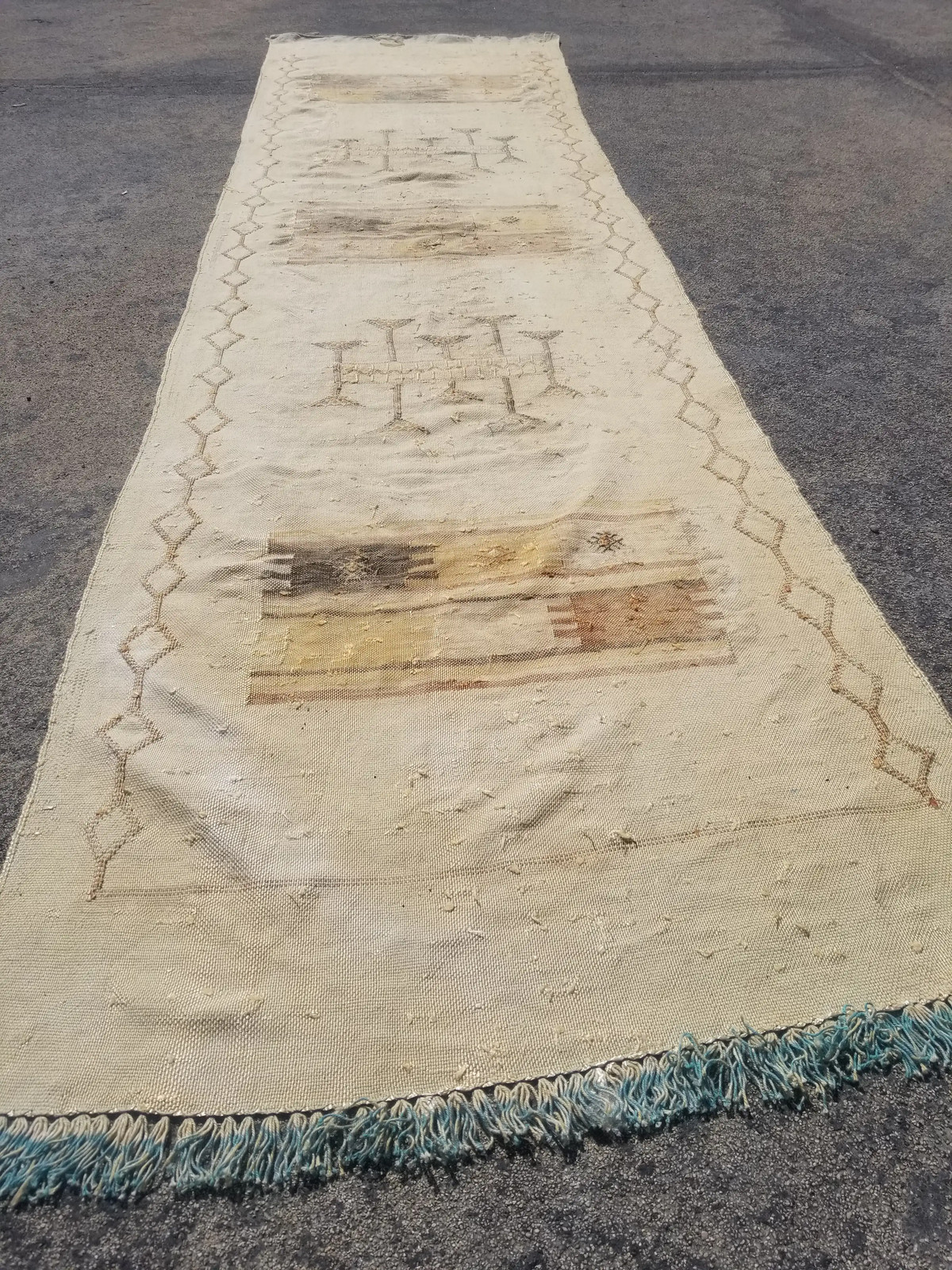 Distressed Vintage Traditional Handmade Moroccan Ourain Wool Kilim 7.11x2.2ft